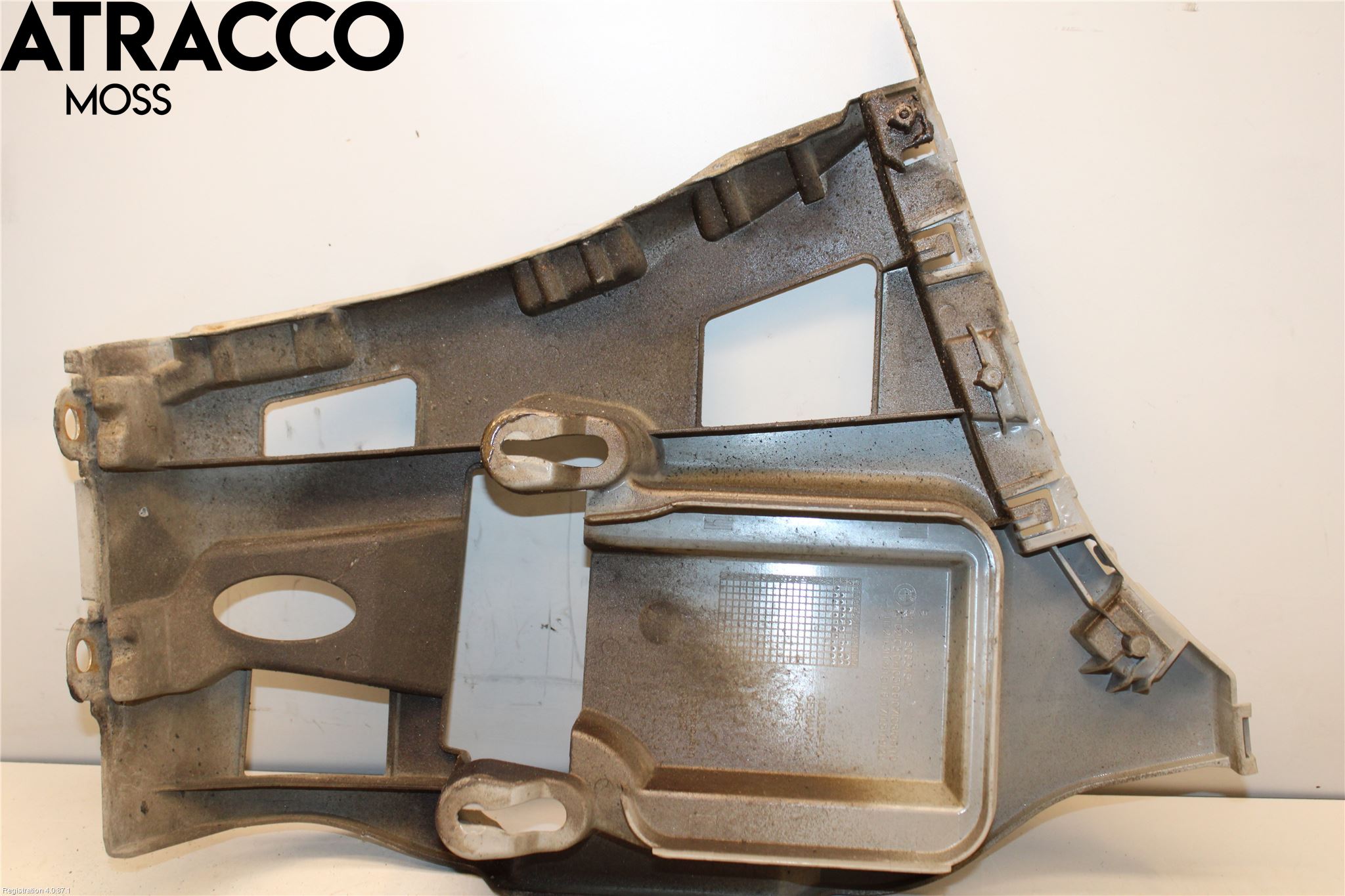 BMW 1 F20/F21 11-19 Støtfangerfeste Bak Høyre