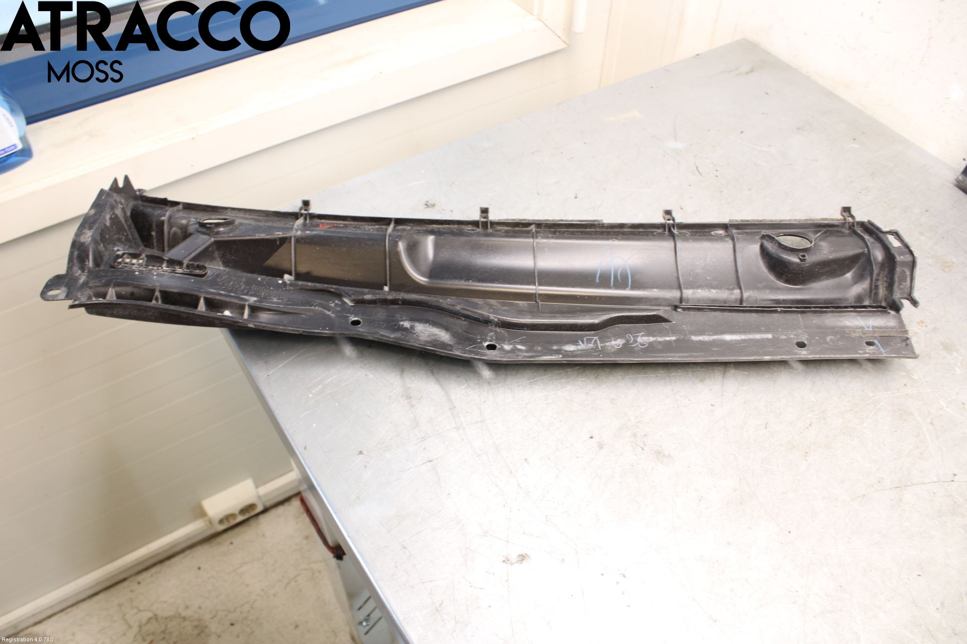 Toyota HILUX 05-16 Visker Deksel-Grill-Under Frr