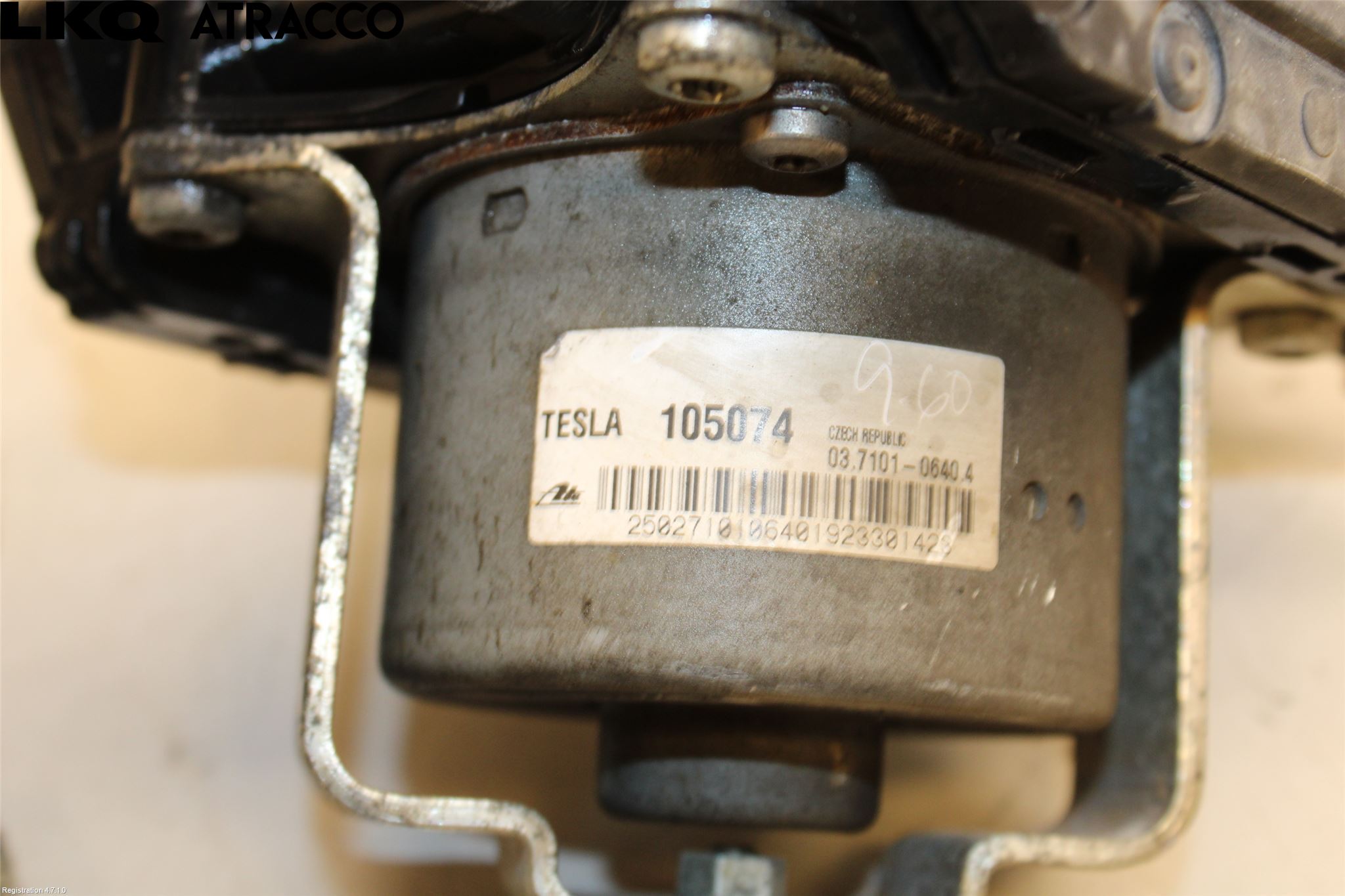 Tesla MODEL S 13- Vacuumpumpe