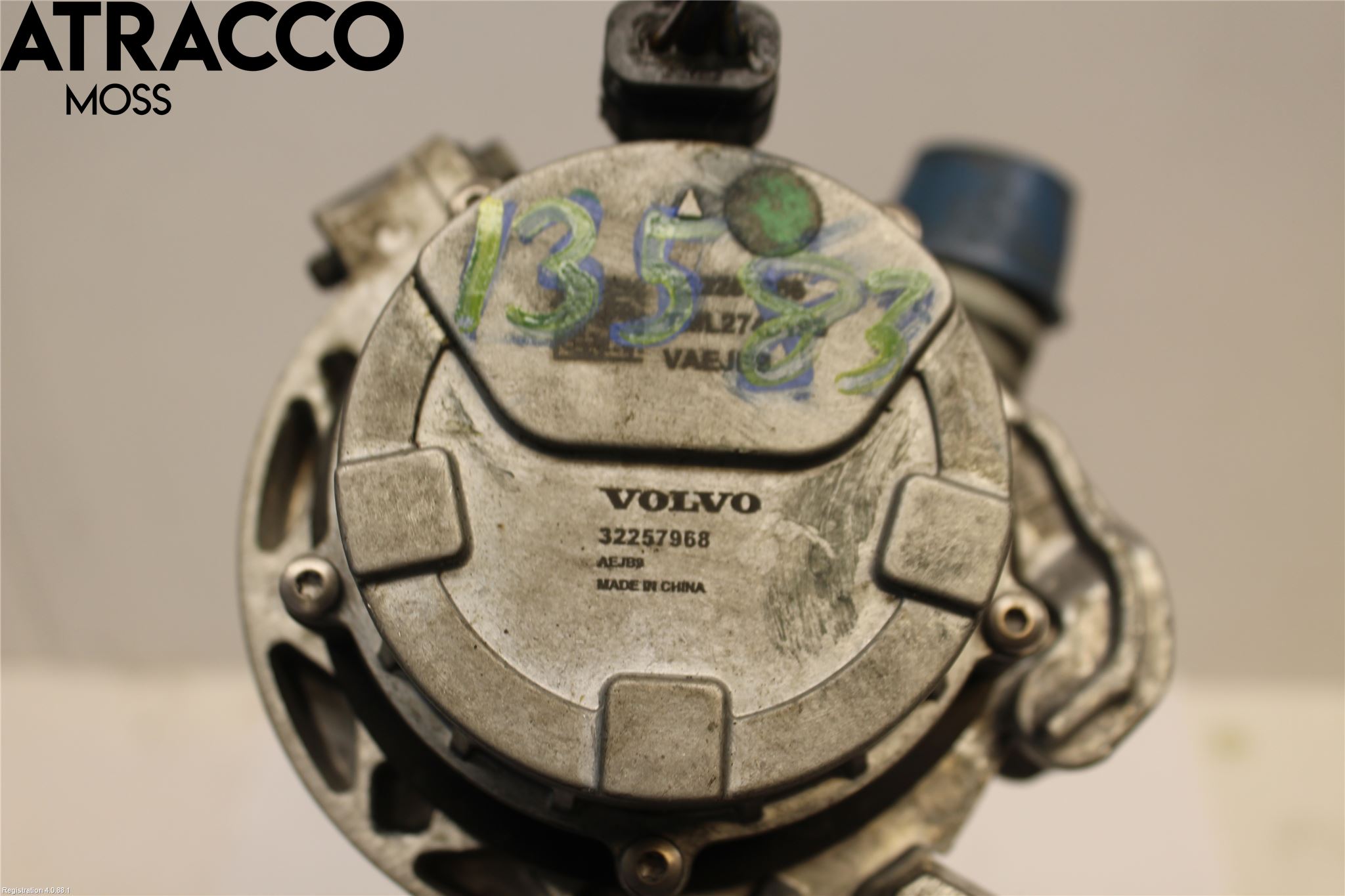 Volvo XC40/RECHARGE 18- Vannpumpe