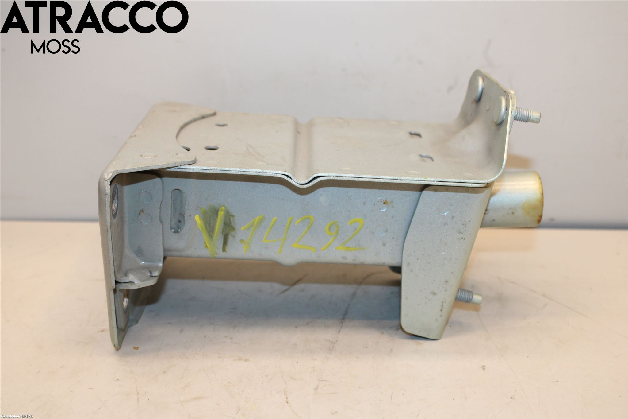 Nissan LEAF 18- Støtfanger Foran Feste