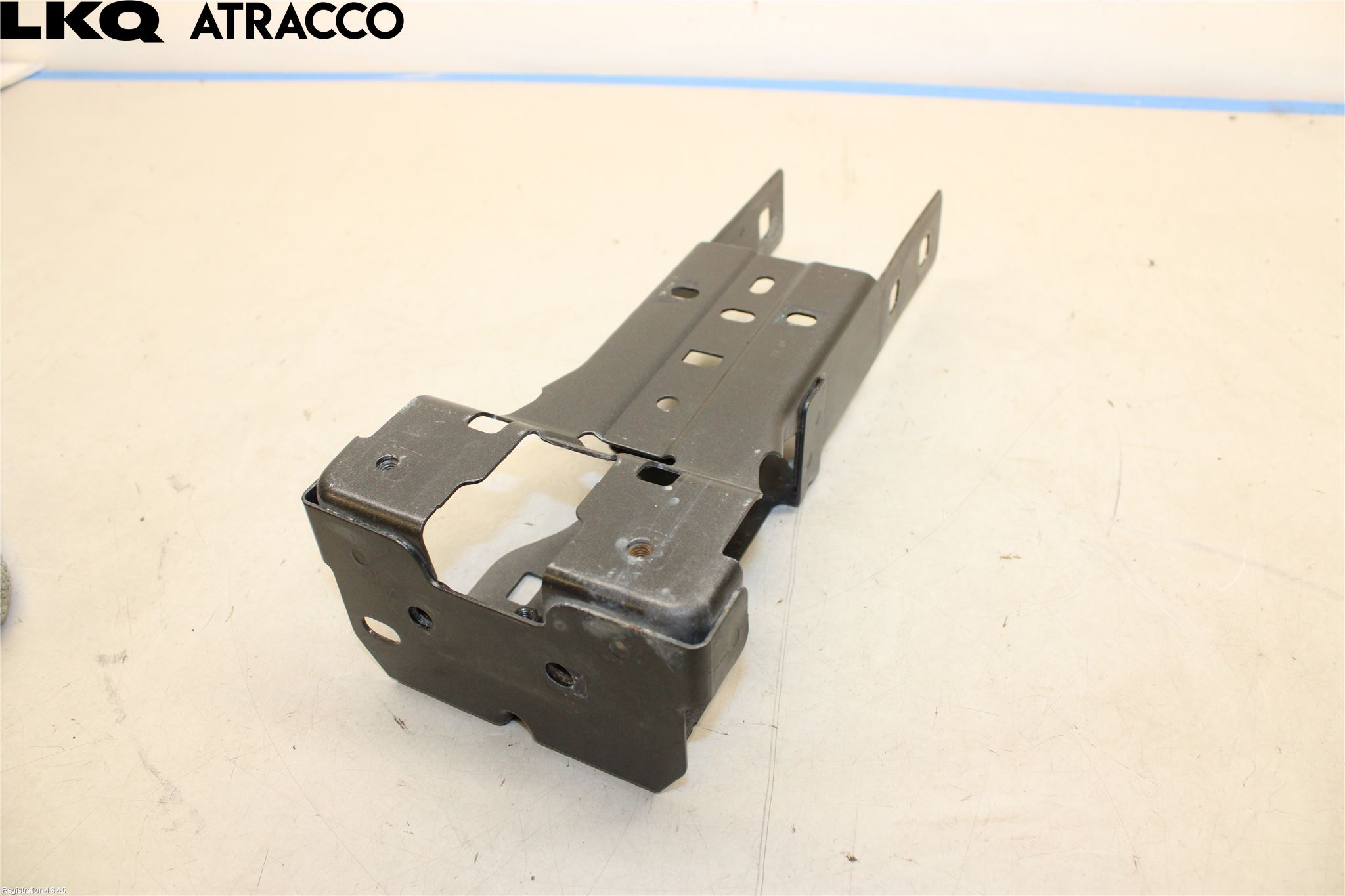 Jaguar I-PACE 18- Radiator Feste - Ramme - Bjelk