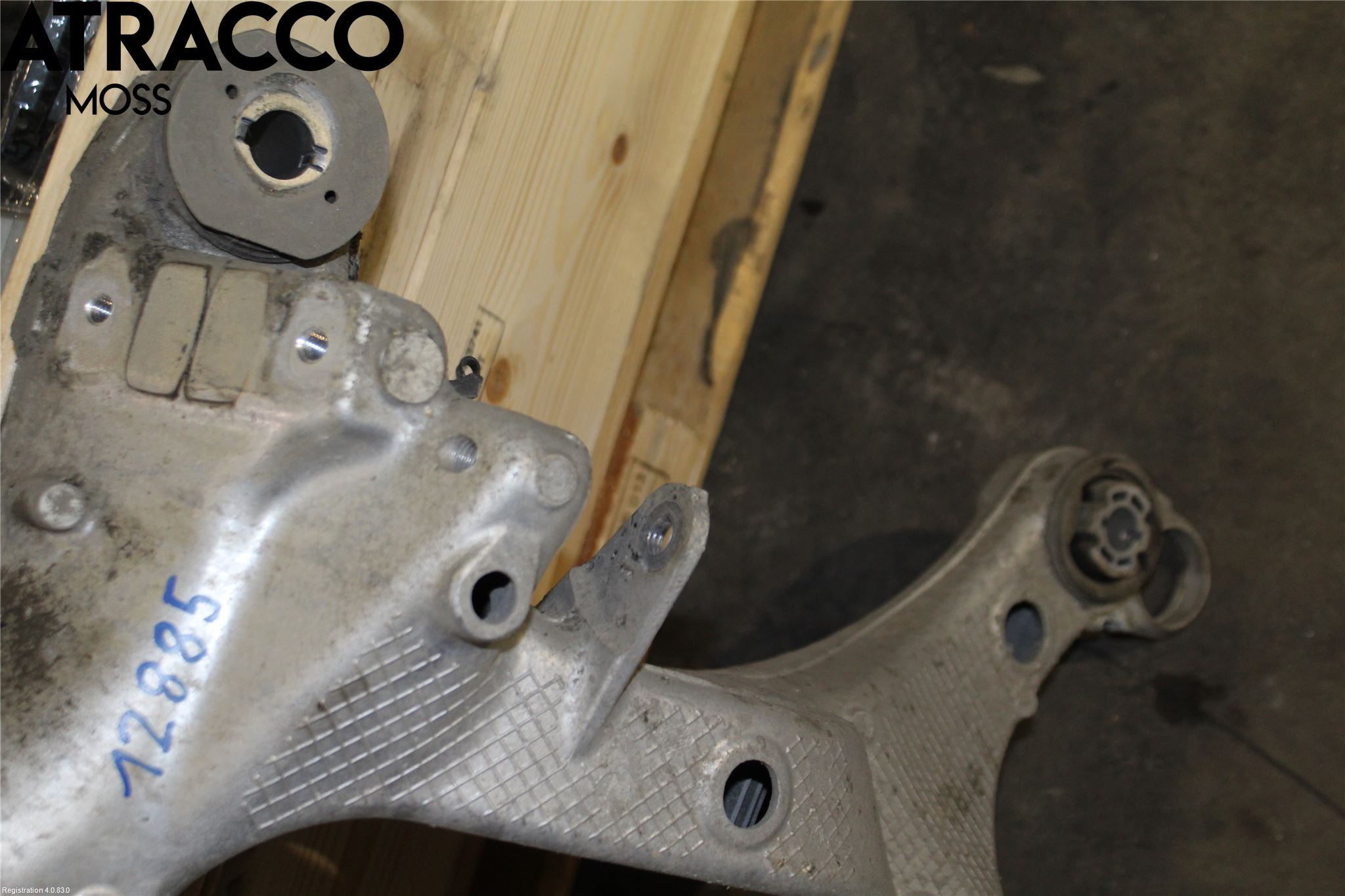 Volvo XC40/RECHARGE 18- Bakaksel Feste Travers-Ramme