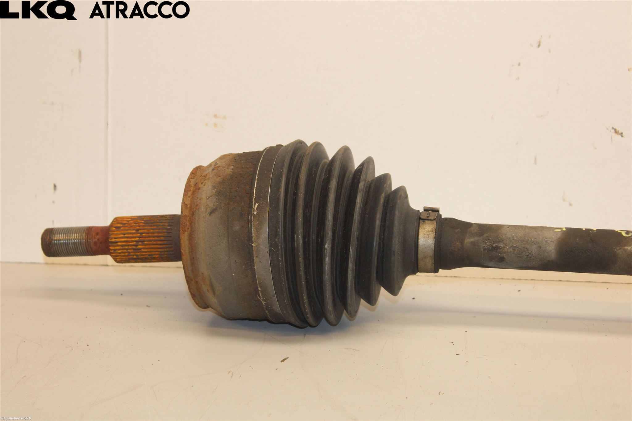 Volkswagen VW TRANSP/CARAVELLE (T5) 04-15 Drivaksel Foran Kompl Høyre