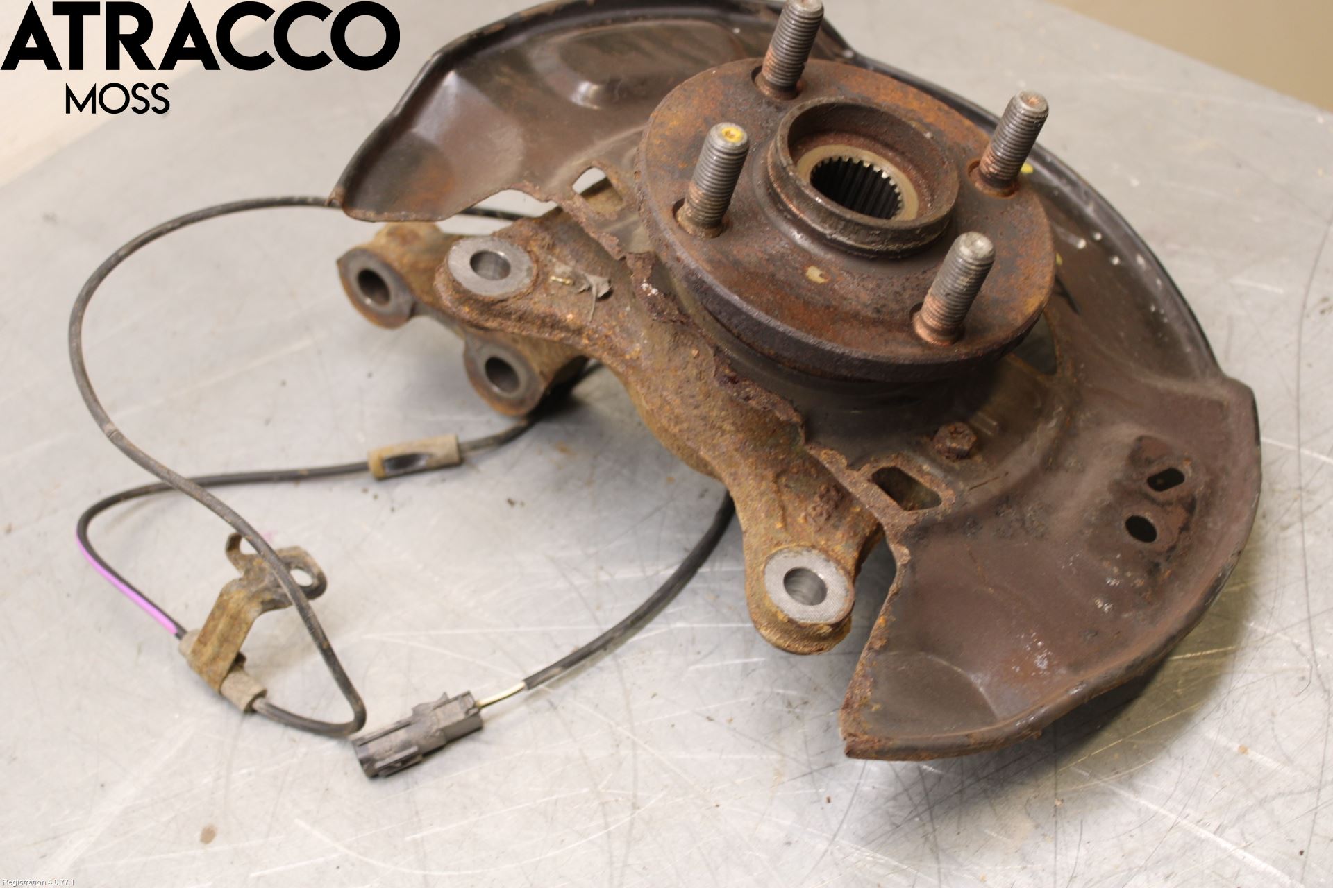 Toyota YARIS XP130 12-14 Spindel Vf