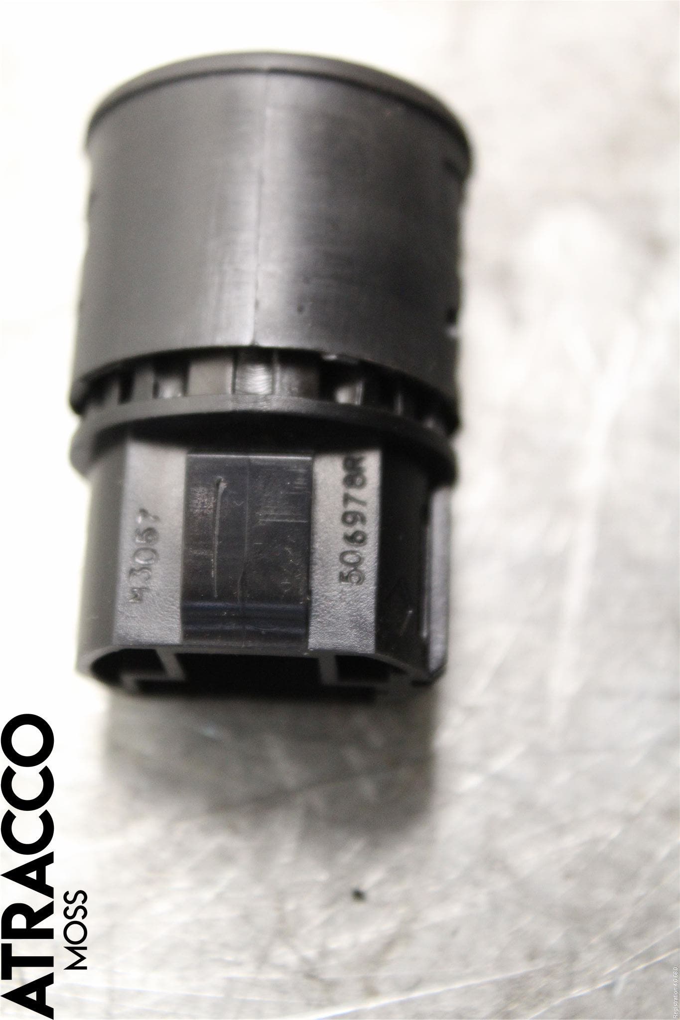 Renault CLIO IV 12-16 Startknapp Personbil