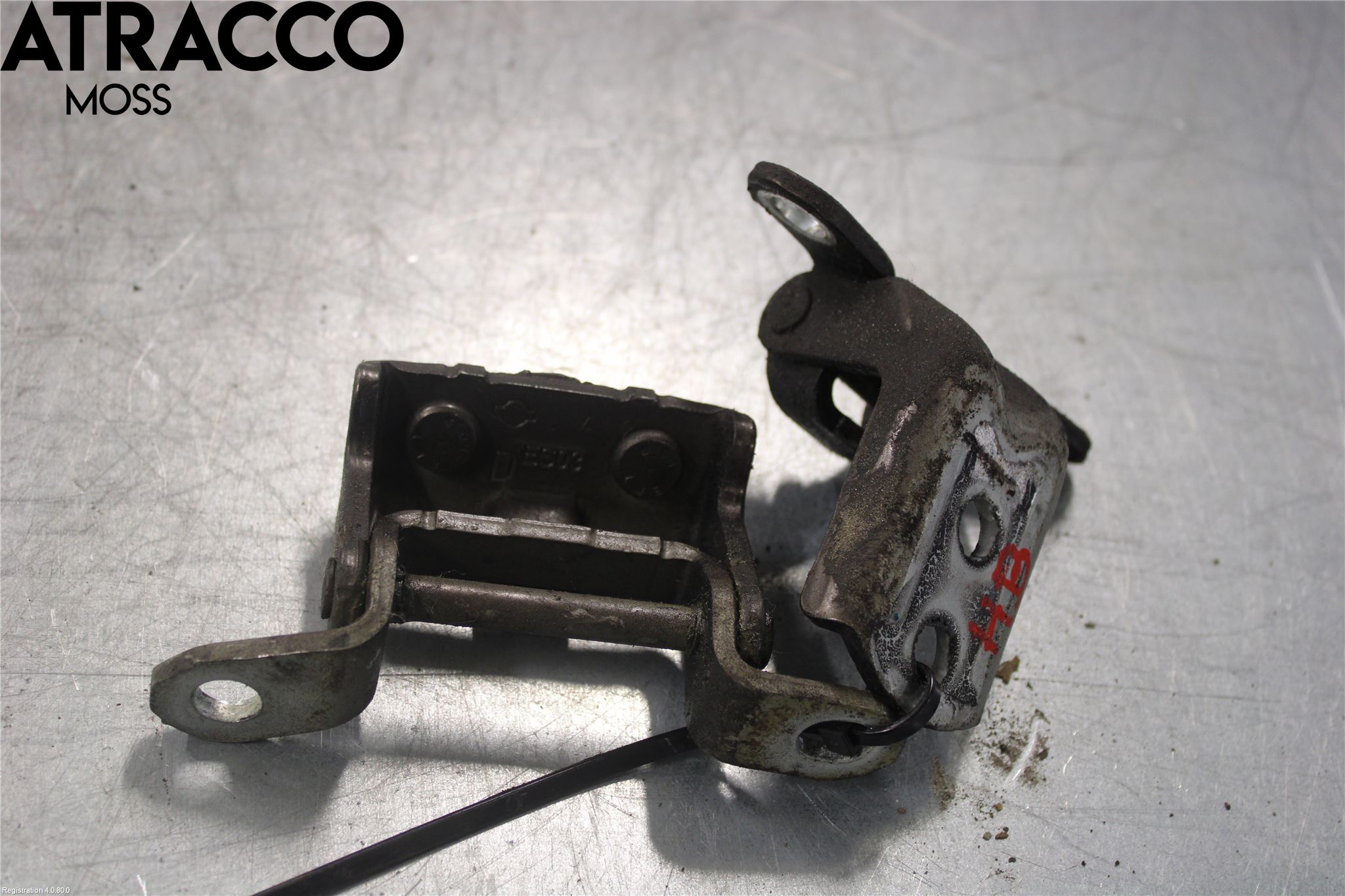 Nissan QASHQAI 14-17 Dørhengsel