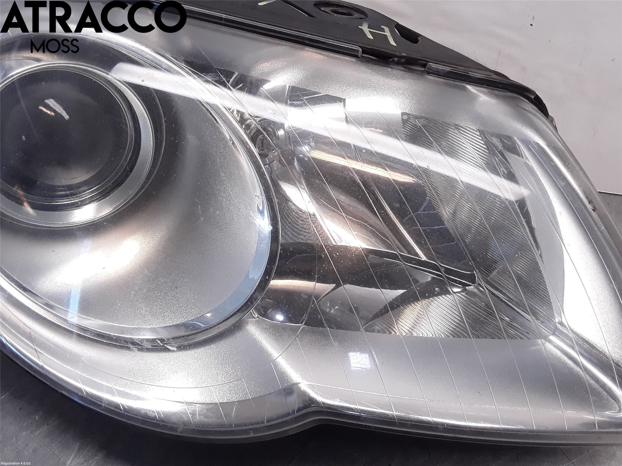 Volkswagen VW PASSAT 05-11 Frontlykt Høyre