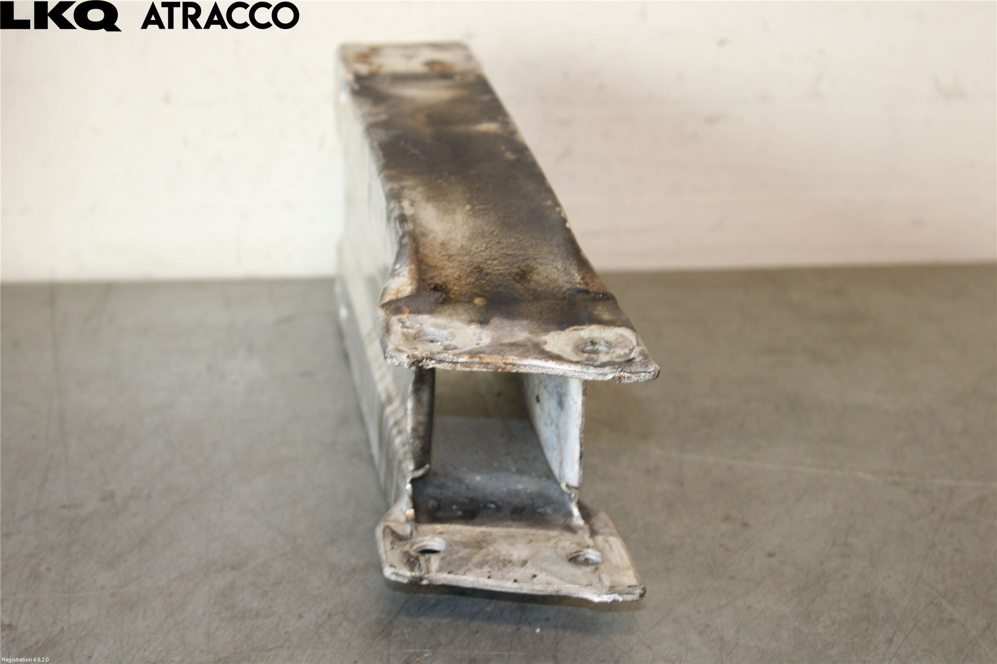 Mercedes-Benz MB E-KLASS (W212) 09-16 Støtfanger Foran Feste