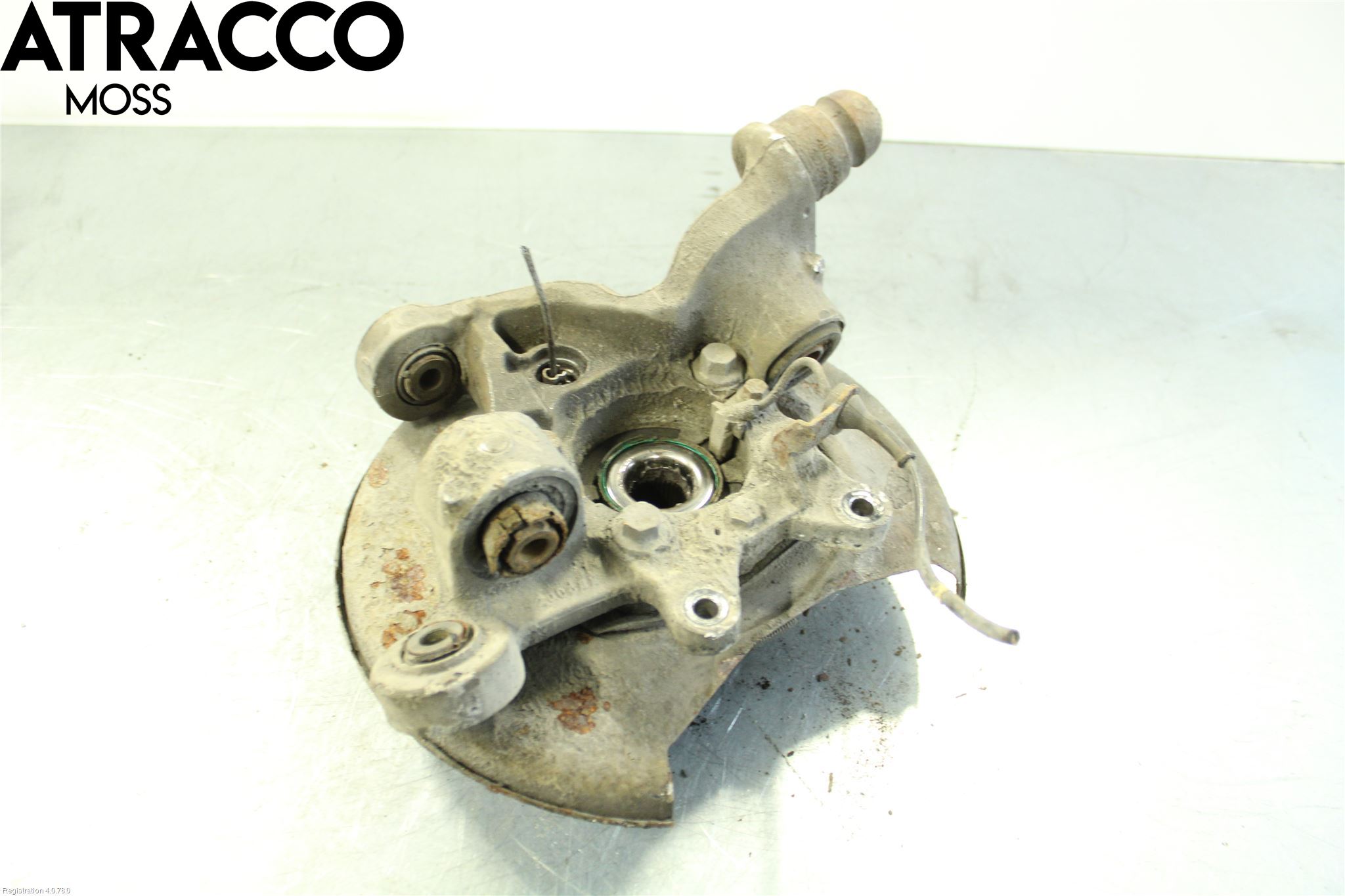 Volvo XC70 05-07 Spindel Vb