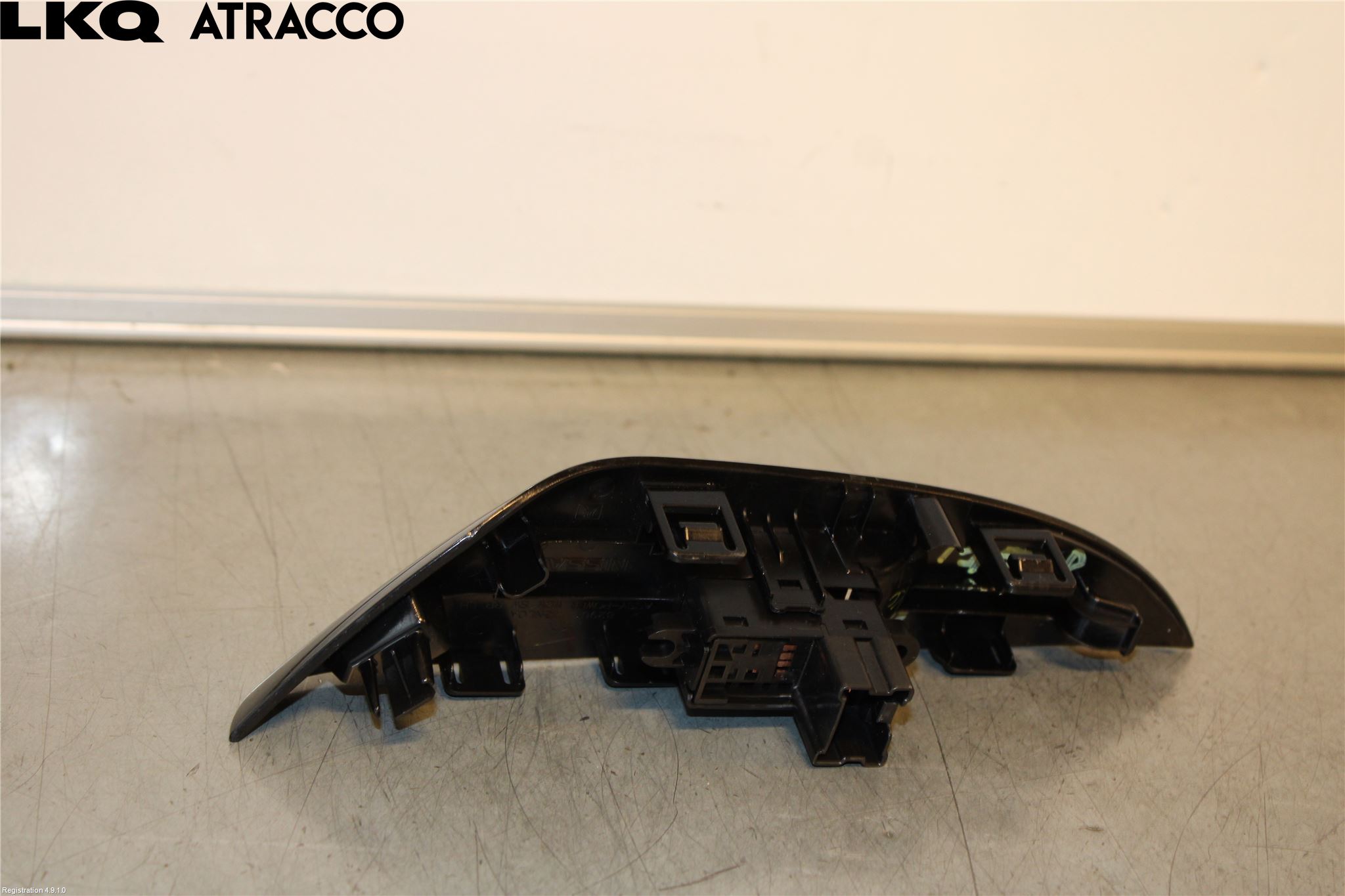 Nissan LEAF 18- Bryter Vindusheis