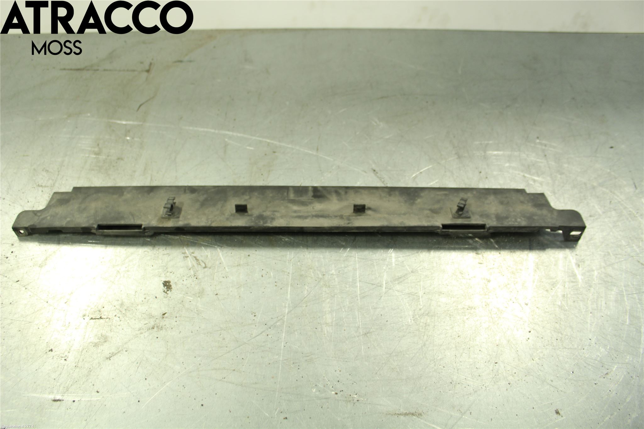 BMW 3 F30/F31/F80 12-19 Radiator Feste - Ramme - Bjelk