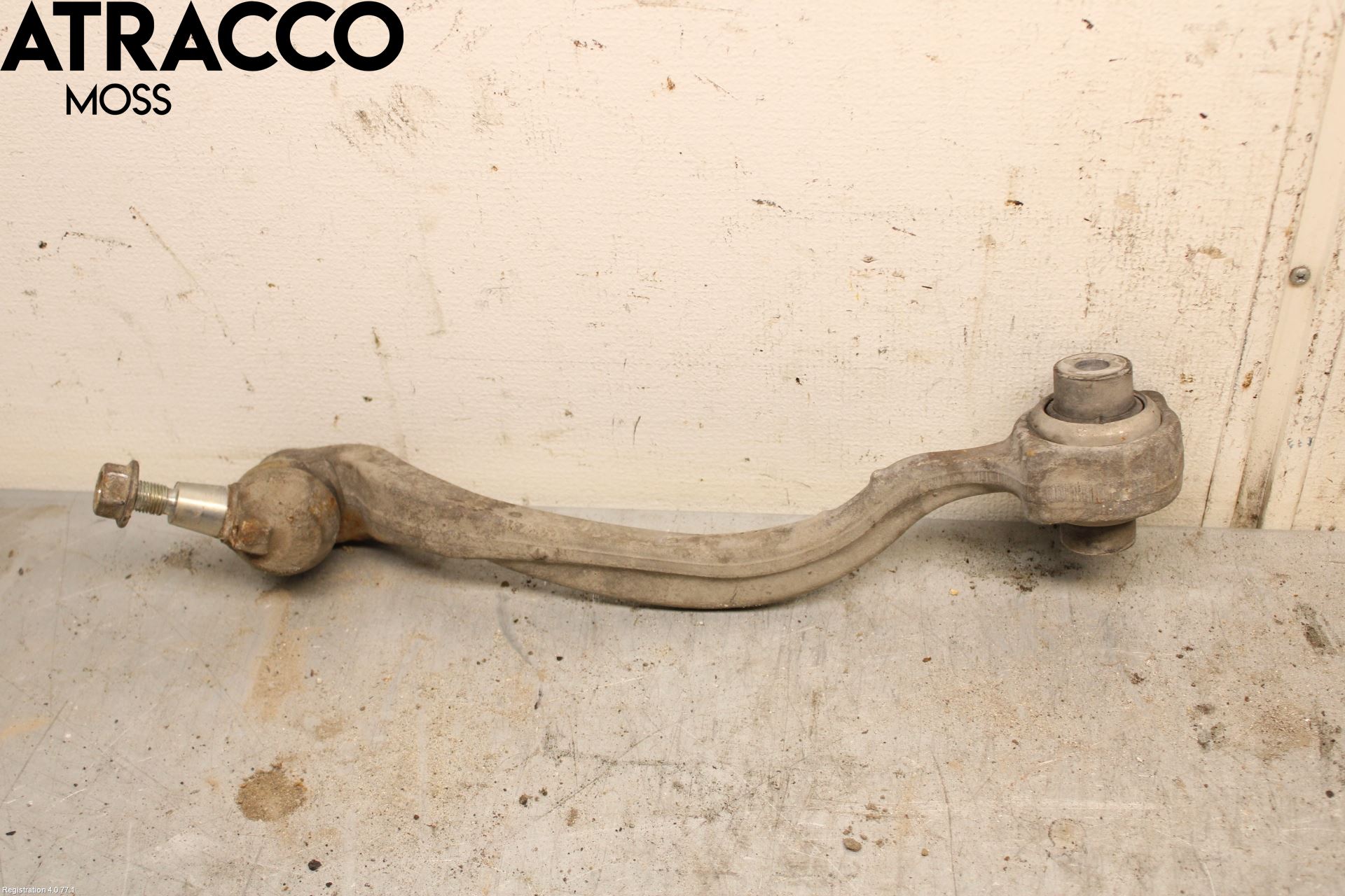 Mercedes-Benz MB E-KLASS (W212) 09-16 Bærearm Foran Høyre Nedre