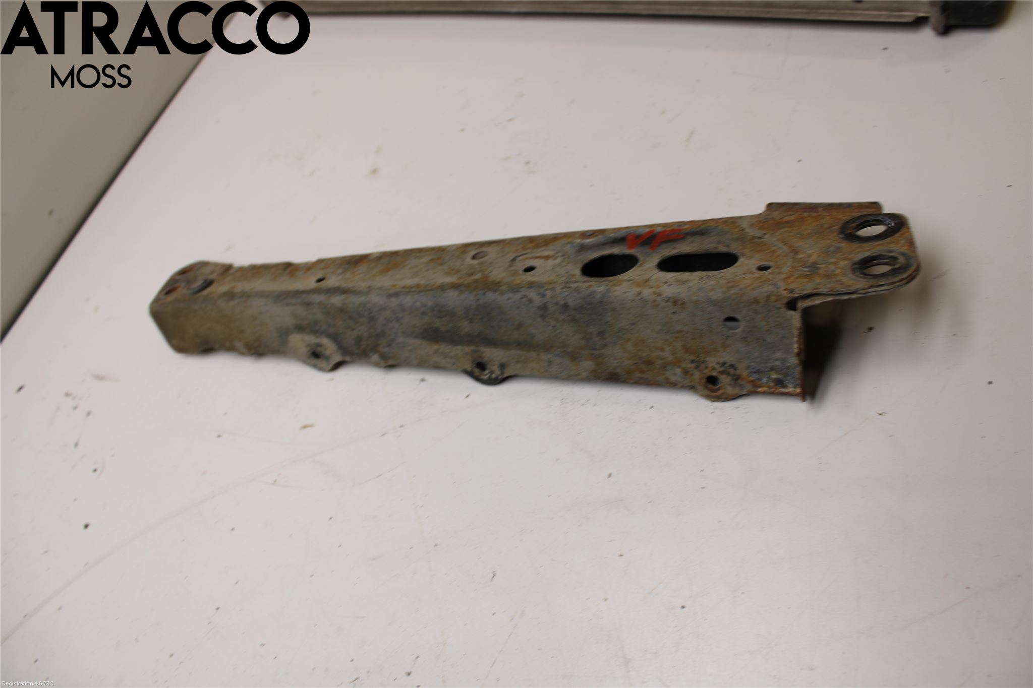 Toyota PRIUS ZVW30 09-20 Frontplate Nedre