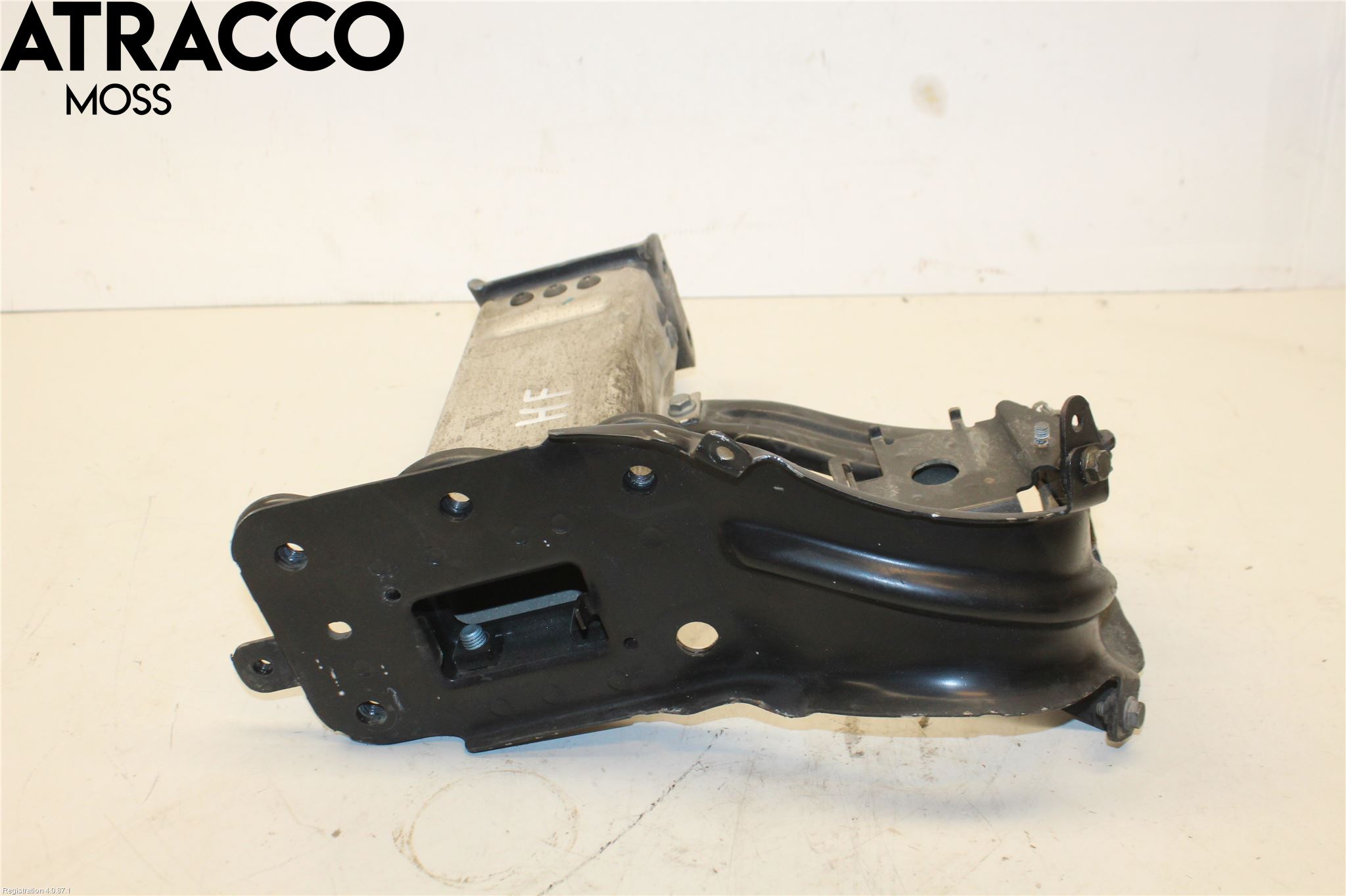 Mercedes-Benz MB E-KLASS (W211) 02-09 Støtfanger Foran Feste