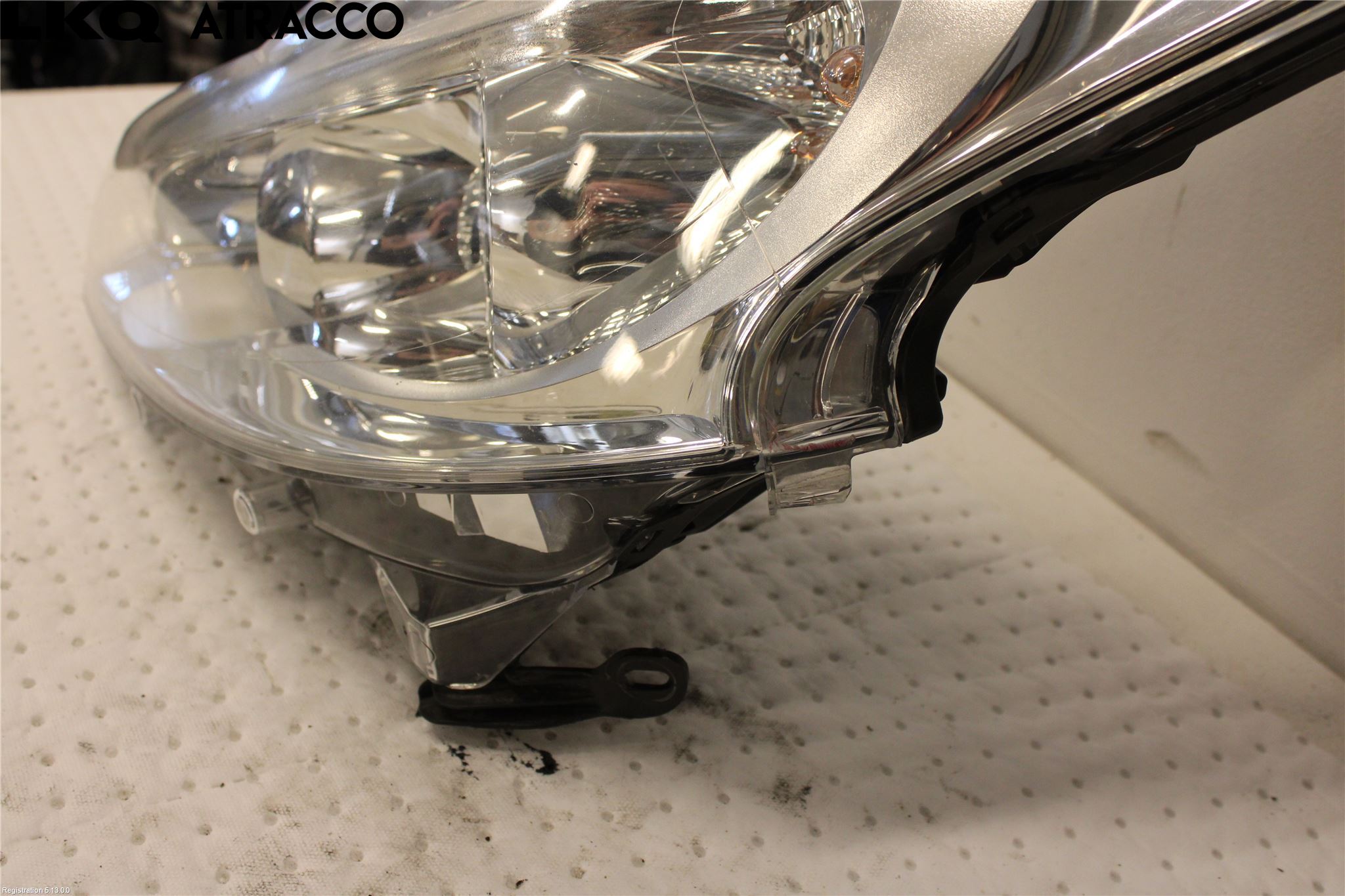Peugeot 208 12-15 Frontlykt Venstre