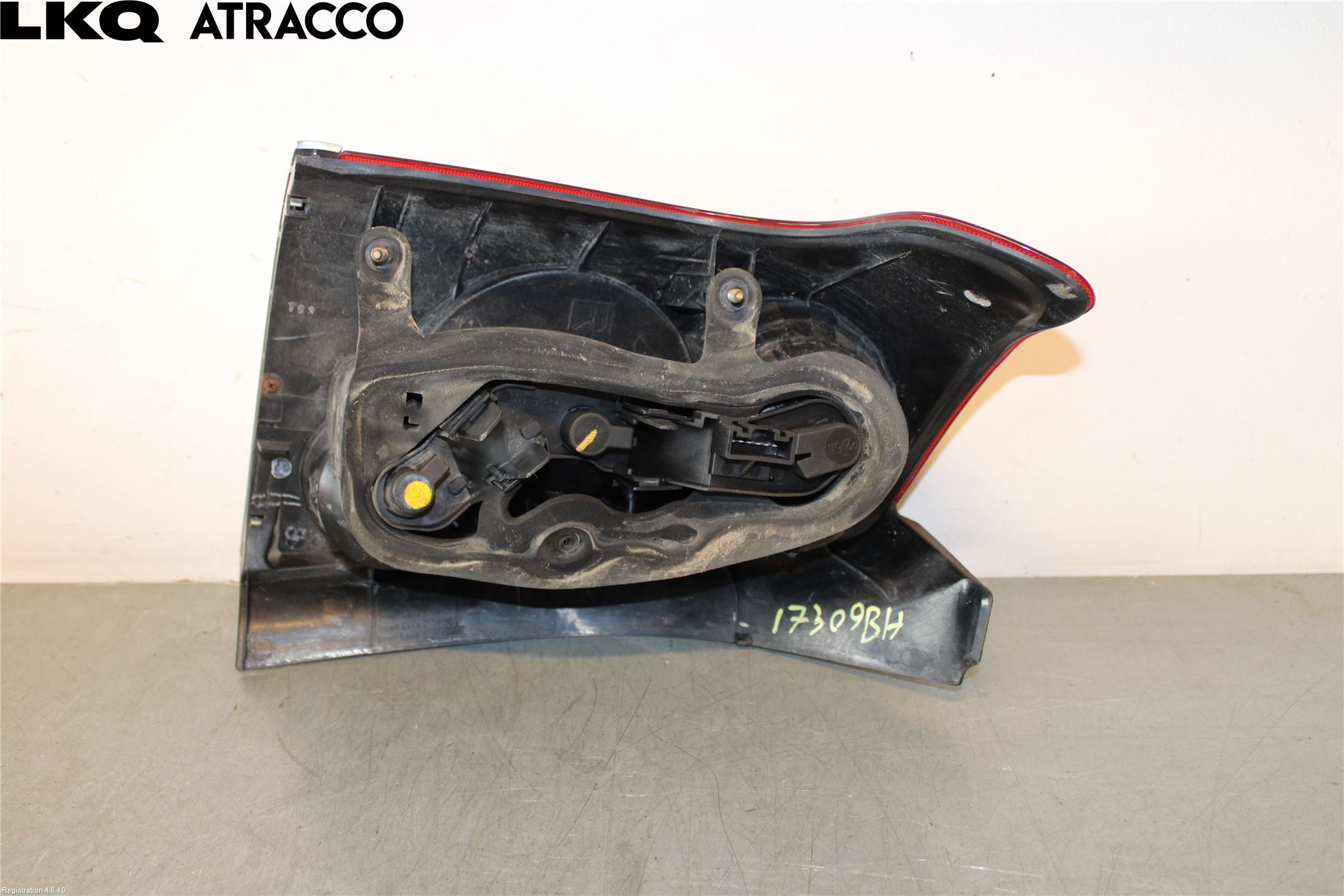 Toyota AVENSIS 03-06 Baklykt Høyre