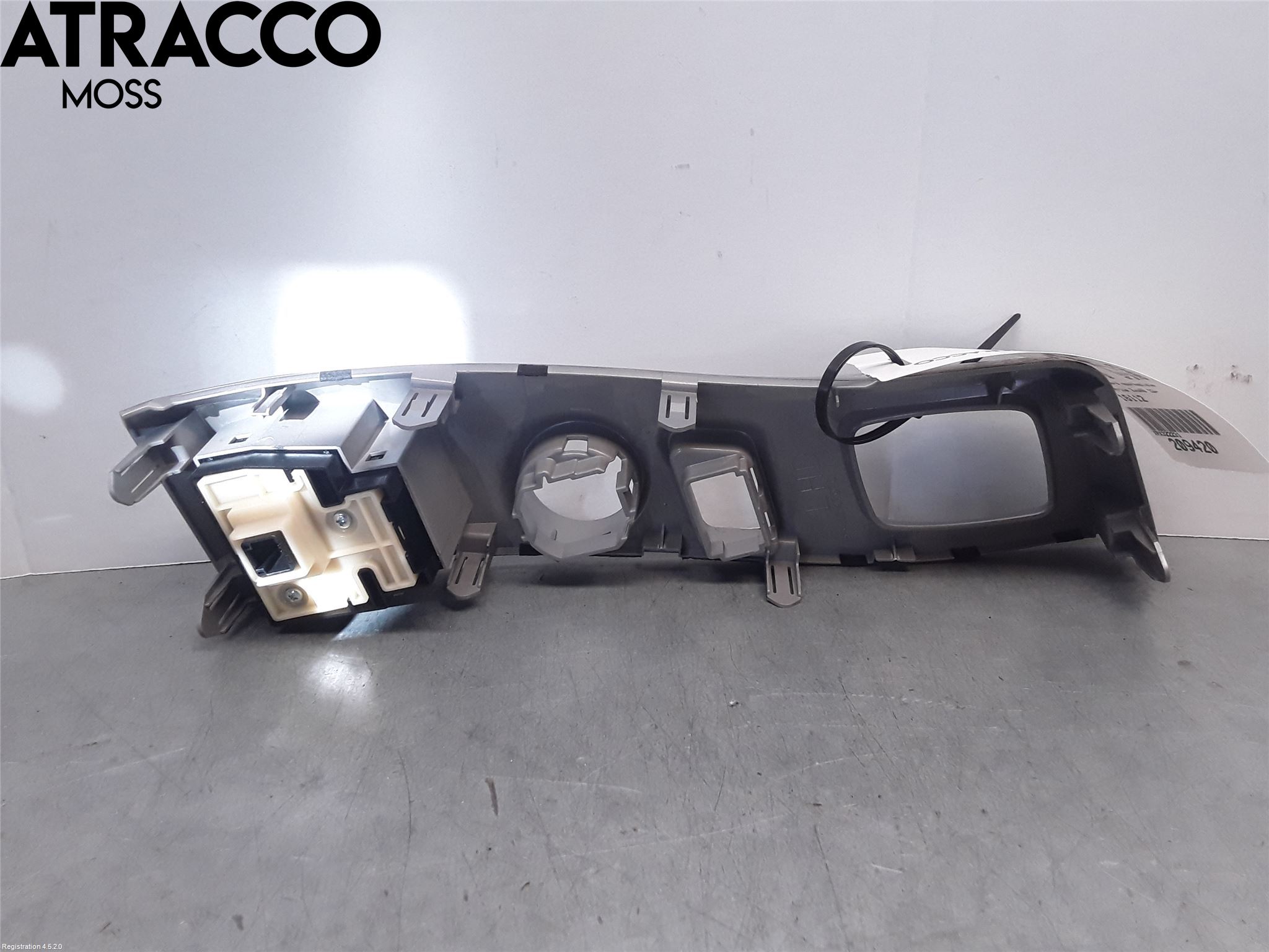 Toyota PRIUS+ ZVW40 12-20 Innr Dashbord Sparkeplate