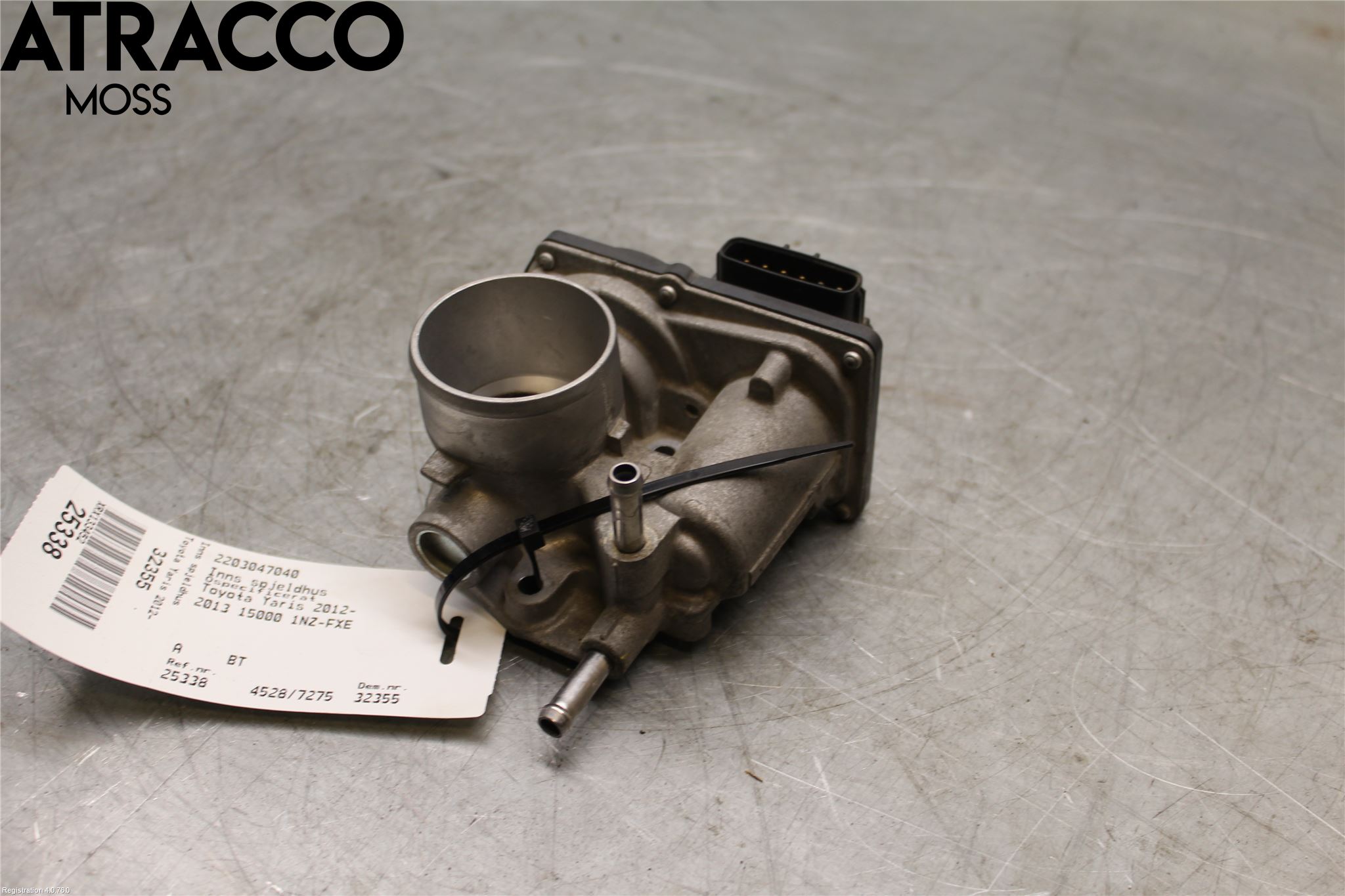 Toyota YARIS XP130 12-14 Inns Spjeldhus