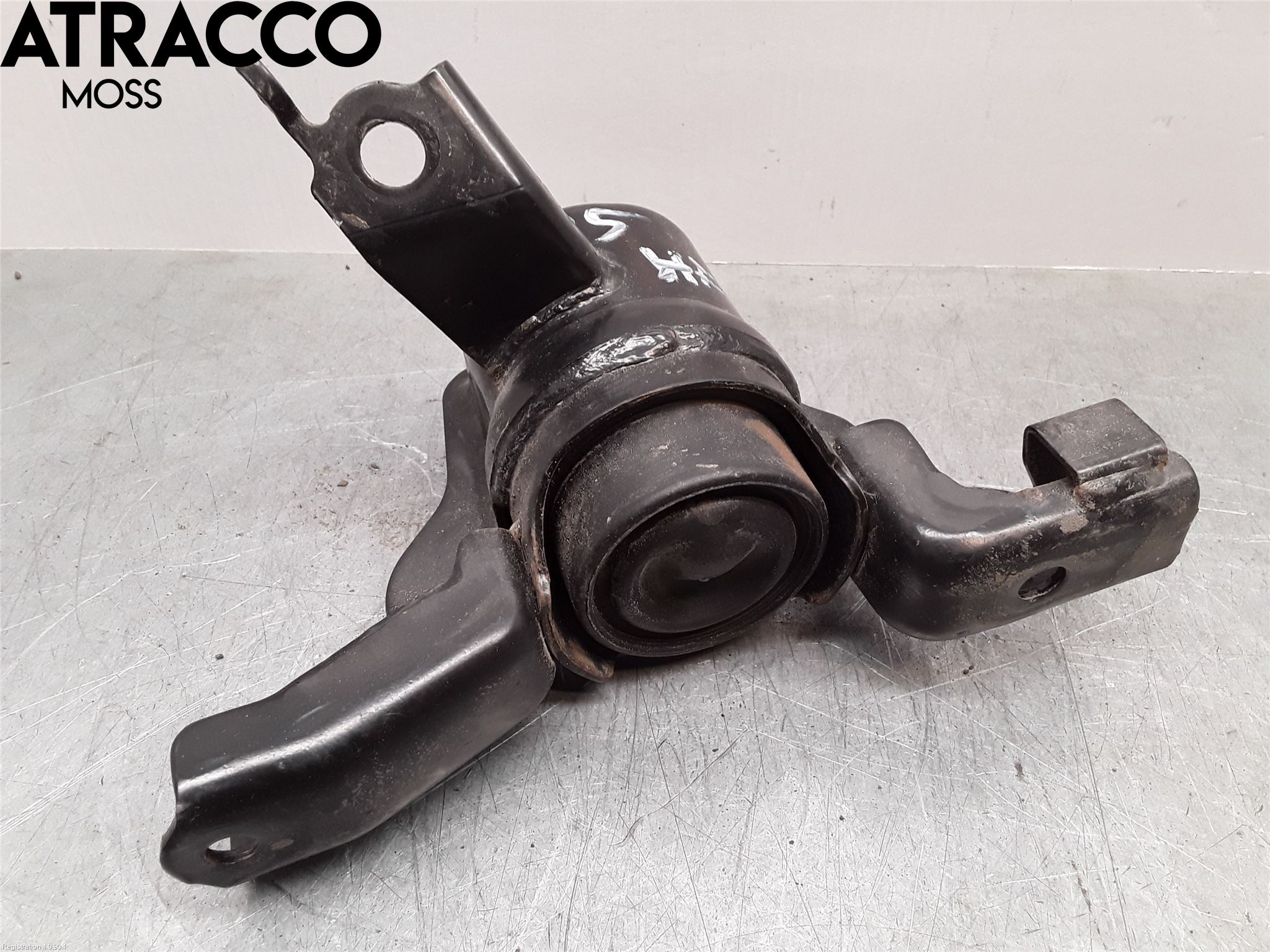 Toyota URBAN CRUISER Motor Feste Gummi