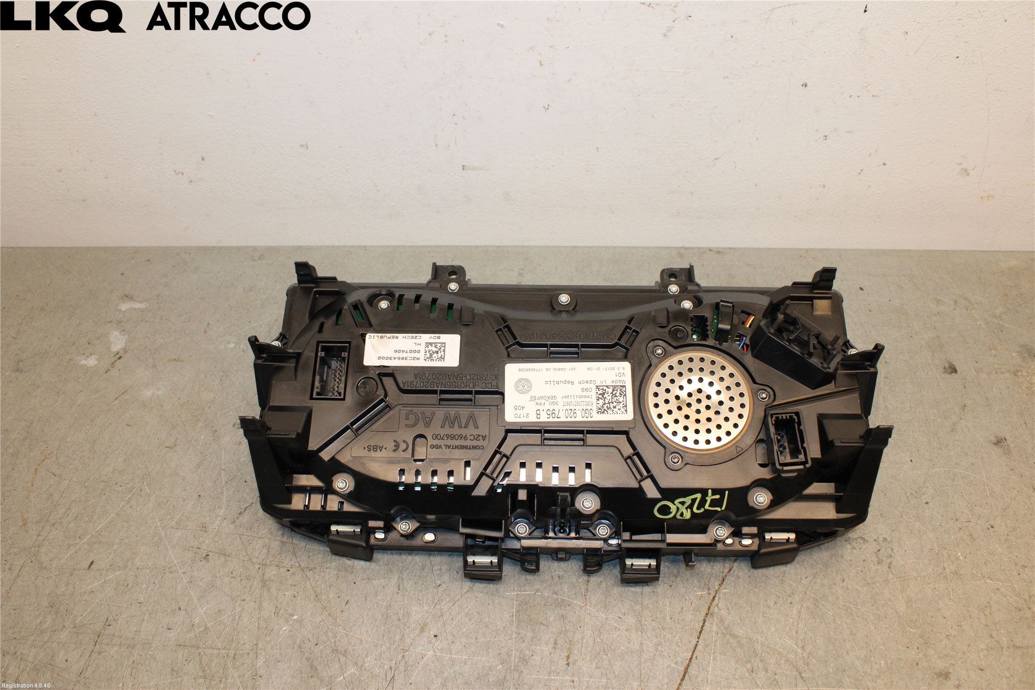 Volkswagen VW PASSAT 15-19 Instr Speedometer