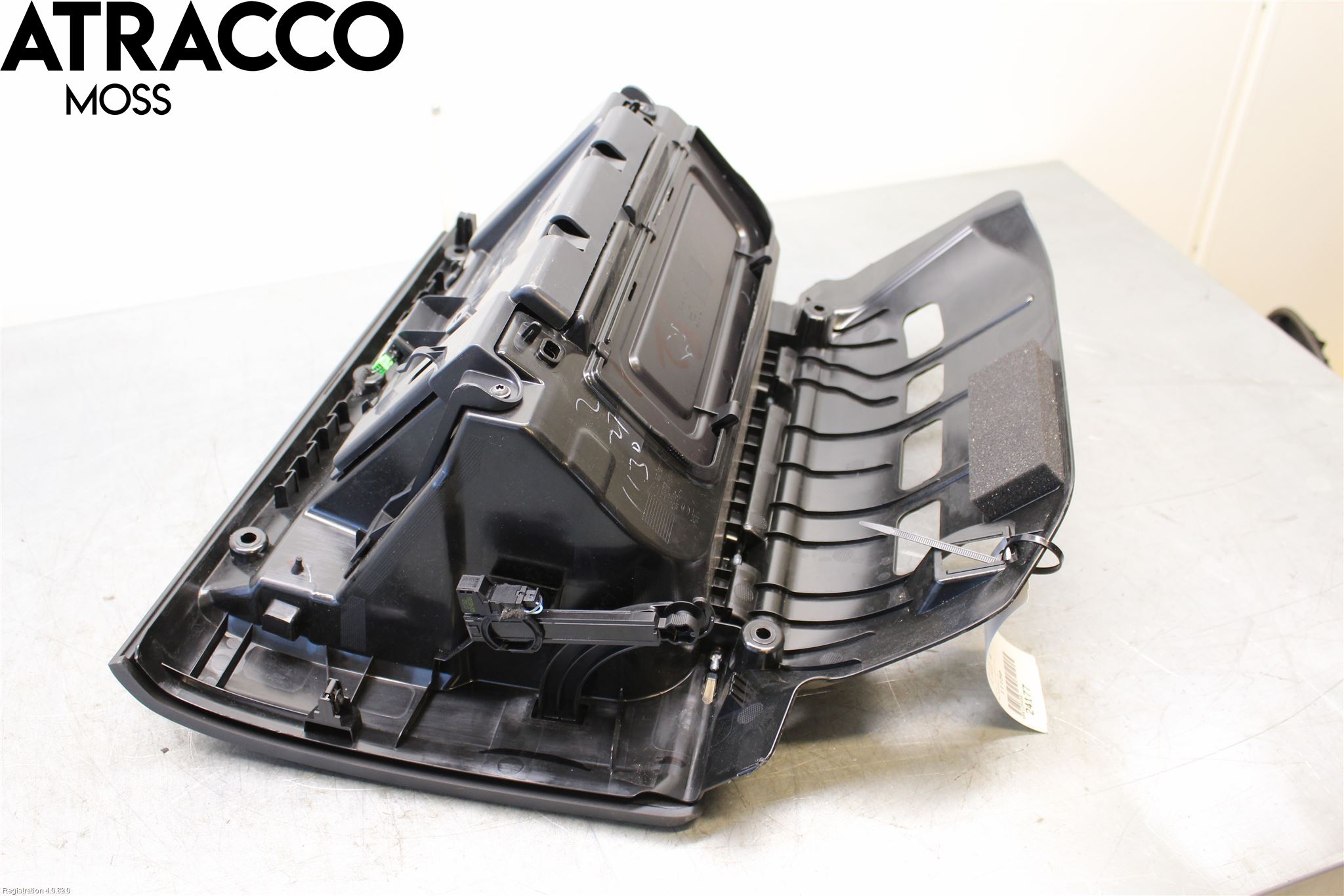 Polestar 2 20- Innr Hanskerom