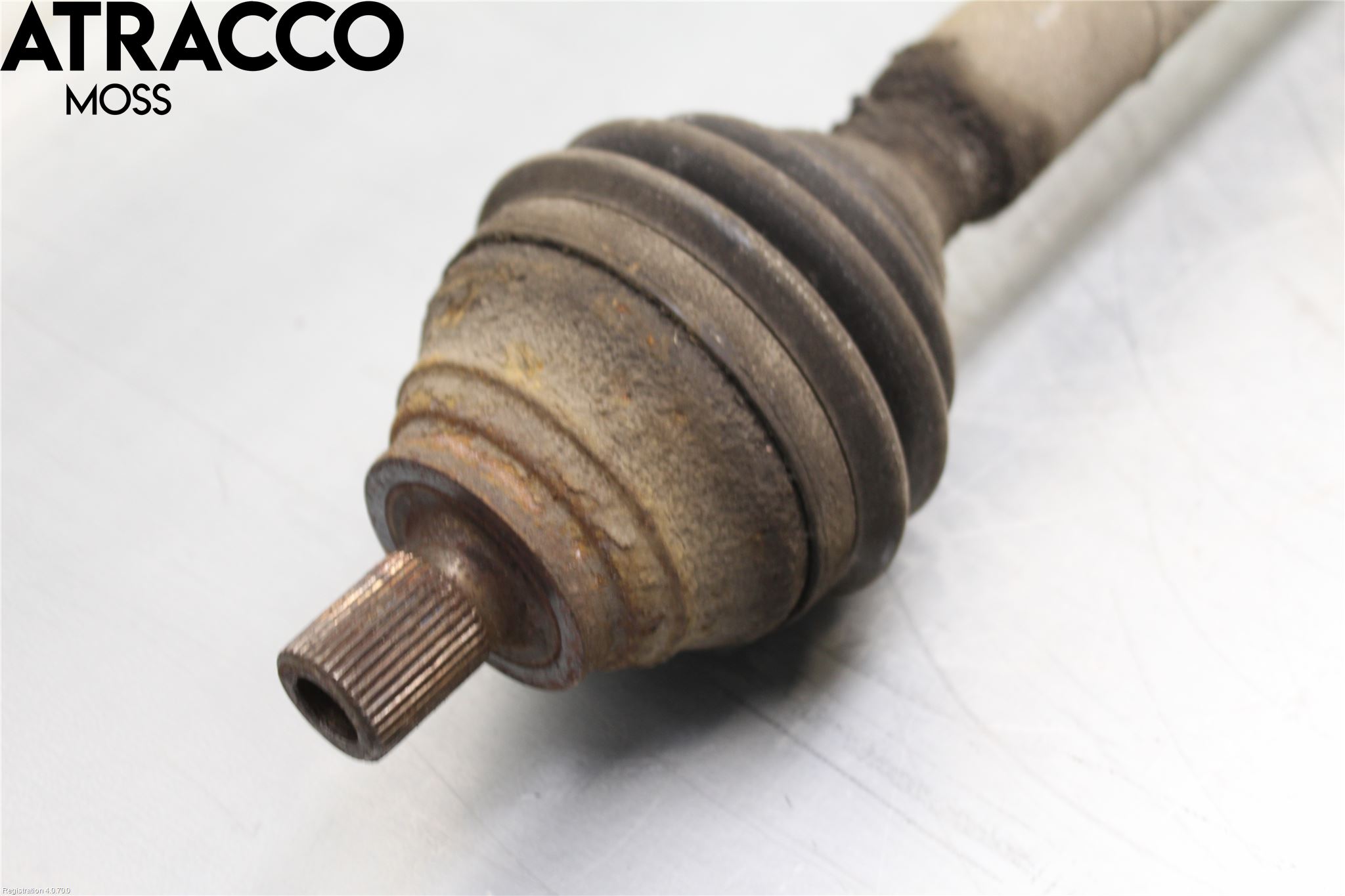 Volkswagen VW GOLF V 04-09 Drivaksel Foran Kompl Høyre