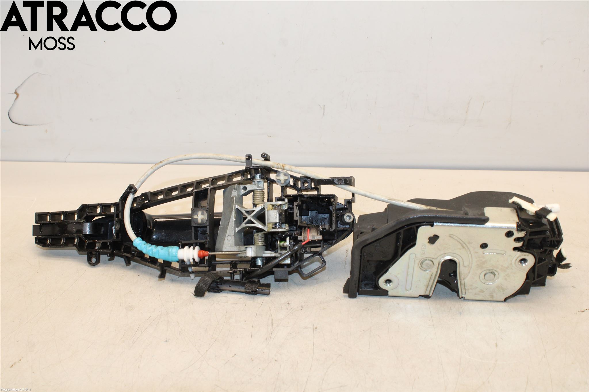 BMW 3 F30/F31/F80 12-19 Dørlås - Låsekasse