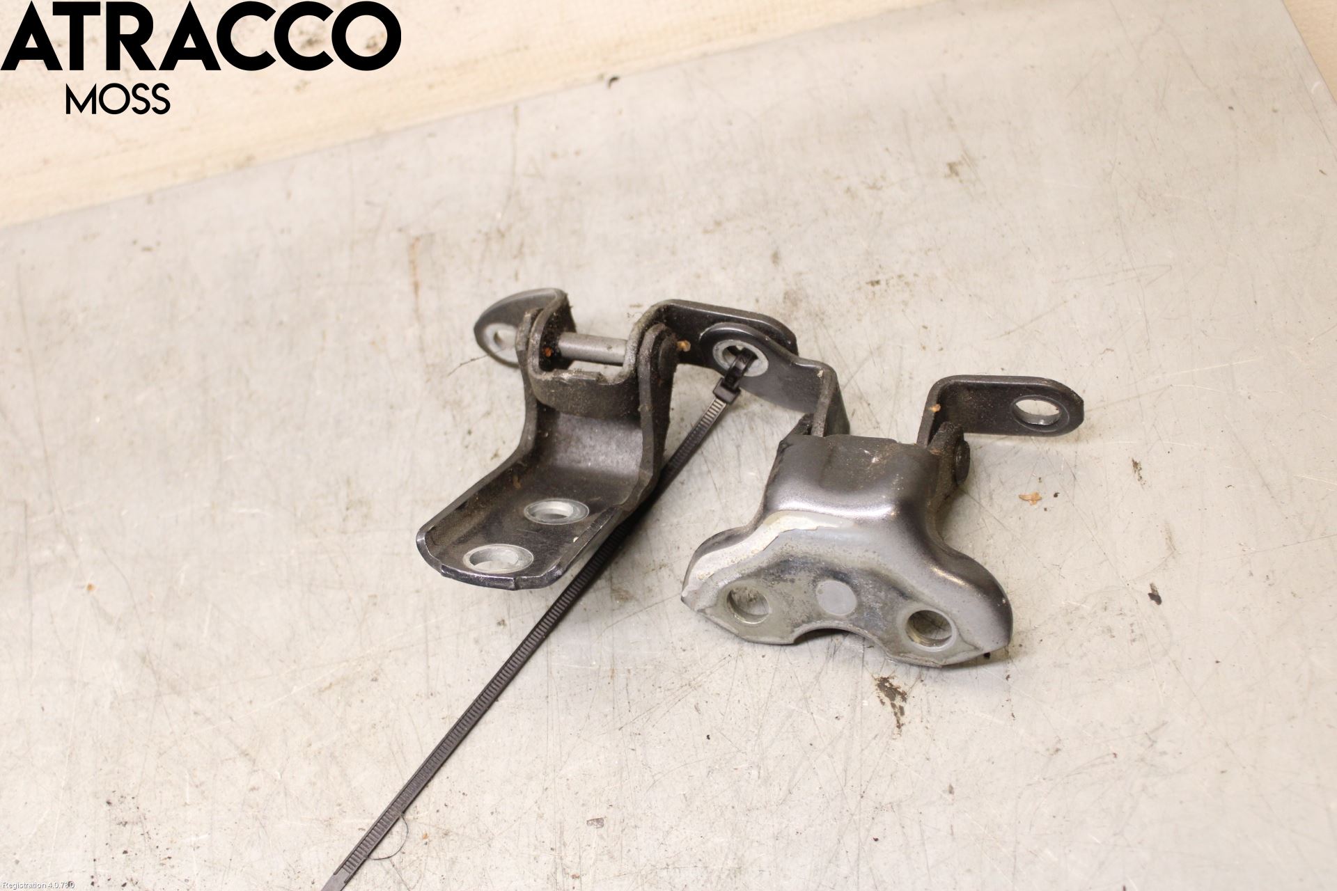 Toyota RAV4 13-18 Dørhengsel