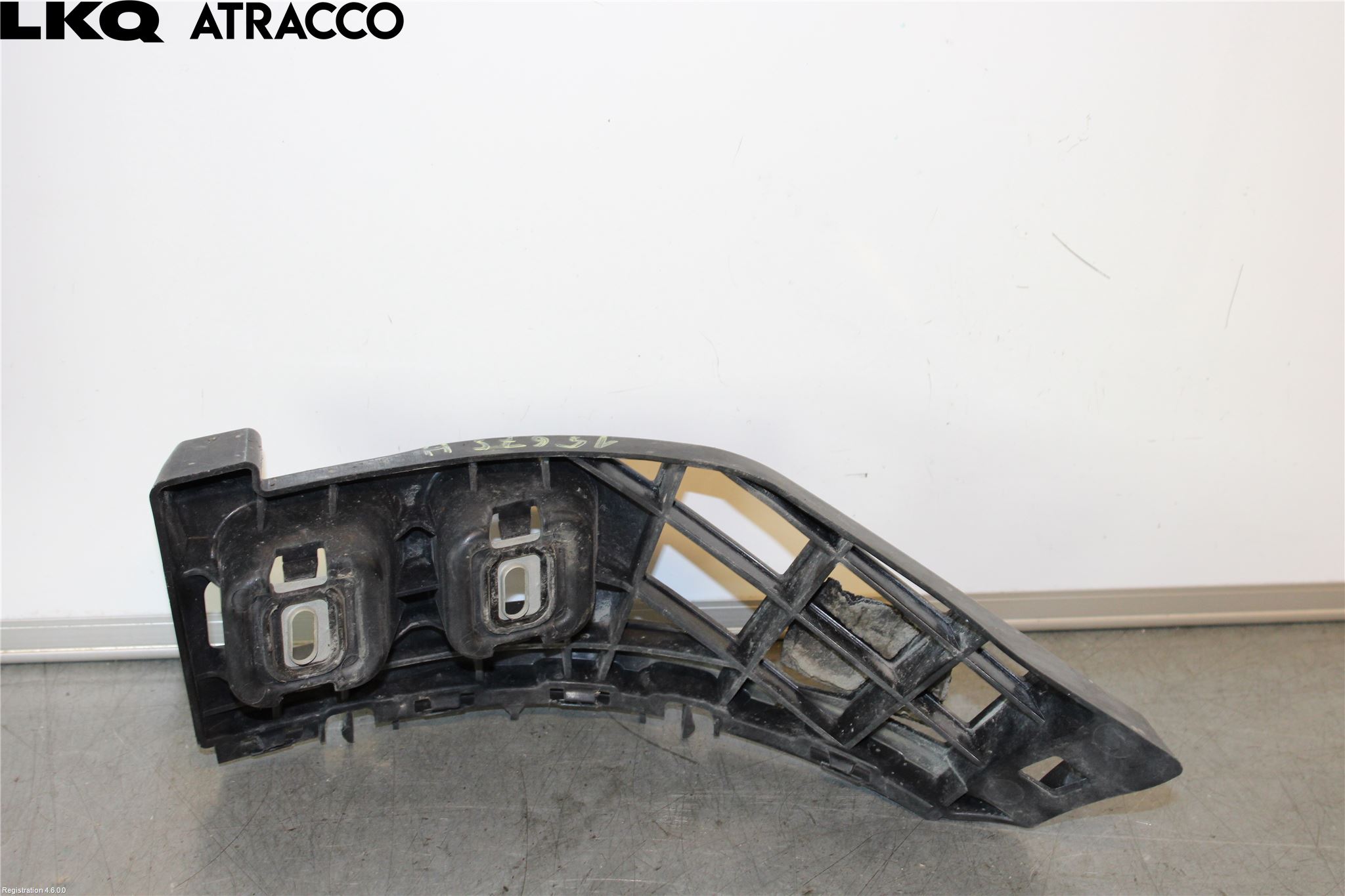 Mercedes-Benz MB E-KLASS (W212) 09-16 Støtfangerfeste Bak Høyre