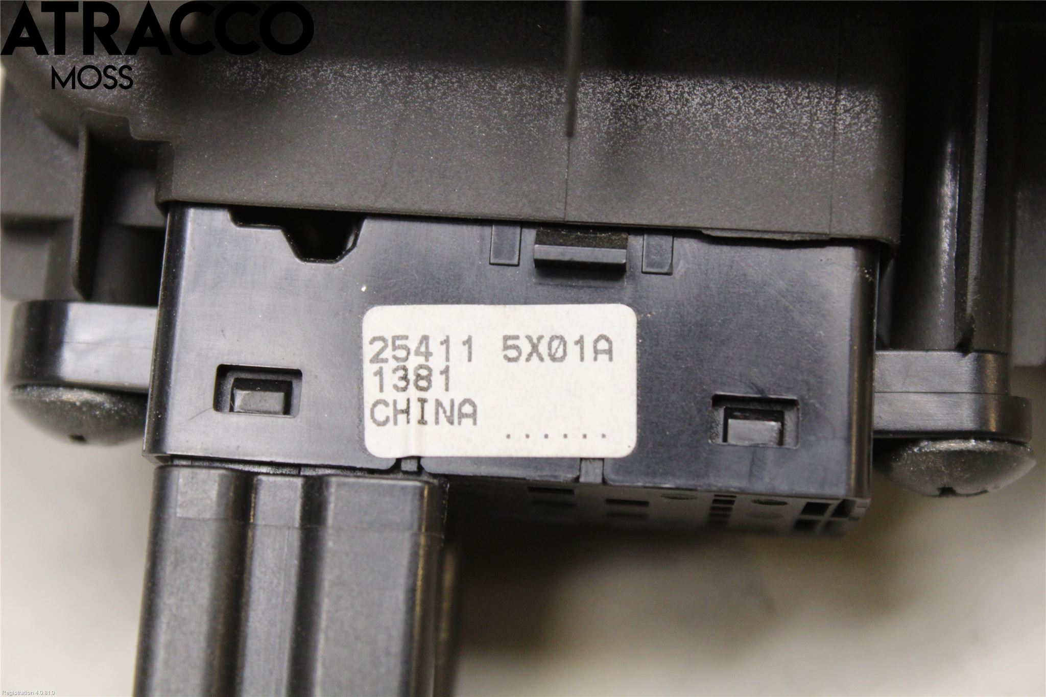 Nissan NAVARA 05-16 Bryter Vindusheis