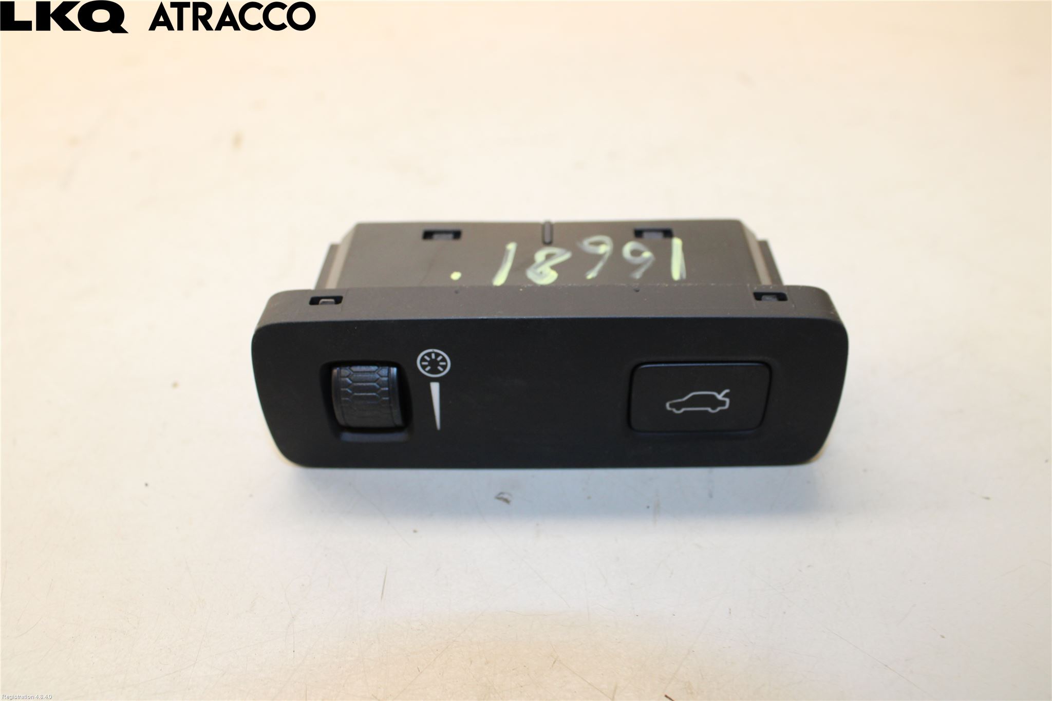 Volvo XC40/RECHARGE 18- Bryter Bakluke