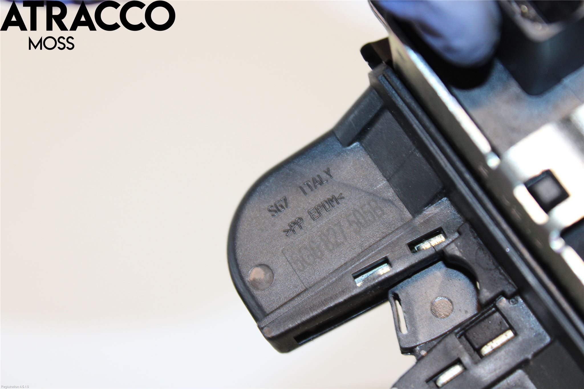 Volkswagen VW GOLF / E-GOLF VII 13-20 Bakluke-Lokk Låsekasse