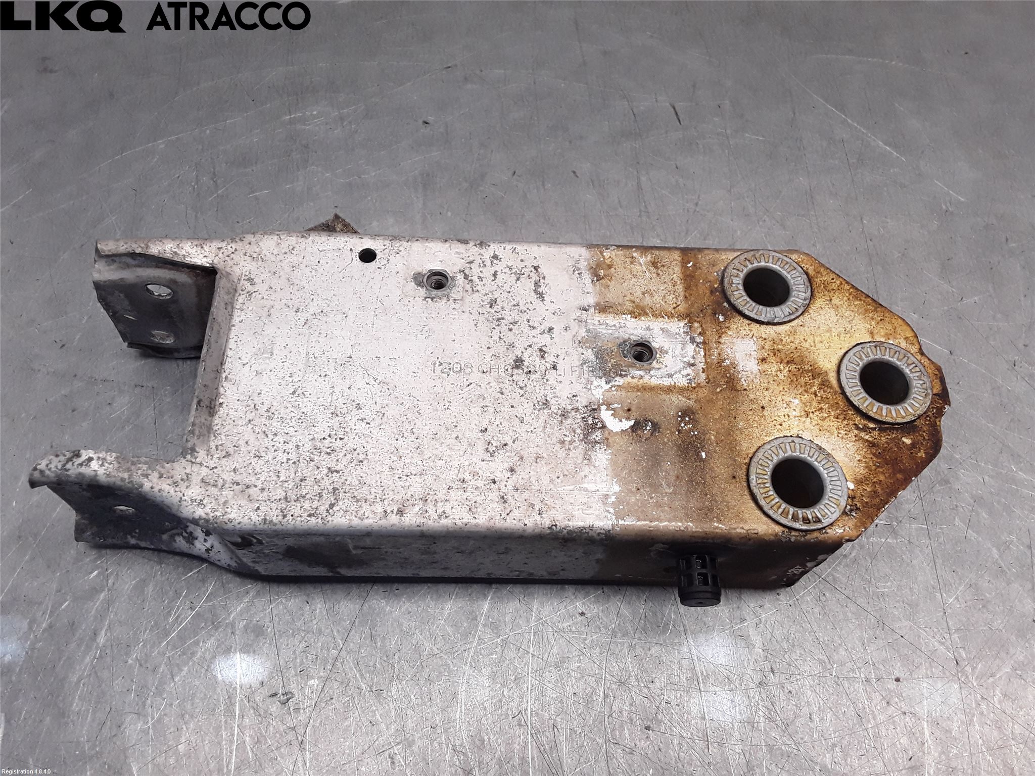 BMW 5 F10/F11/F18 09-17 Støtfanger Foran Feste