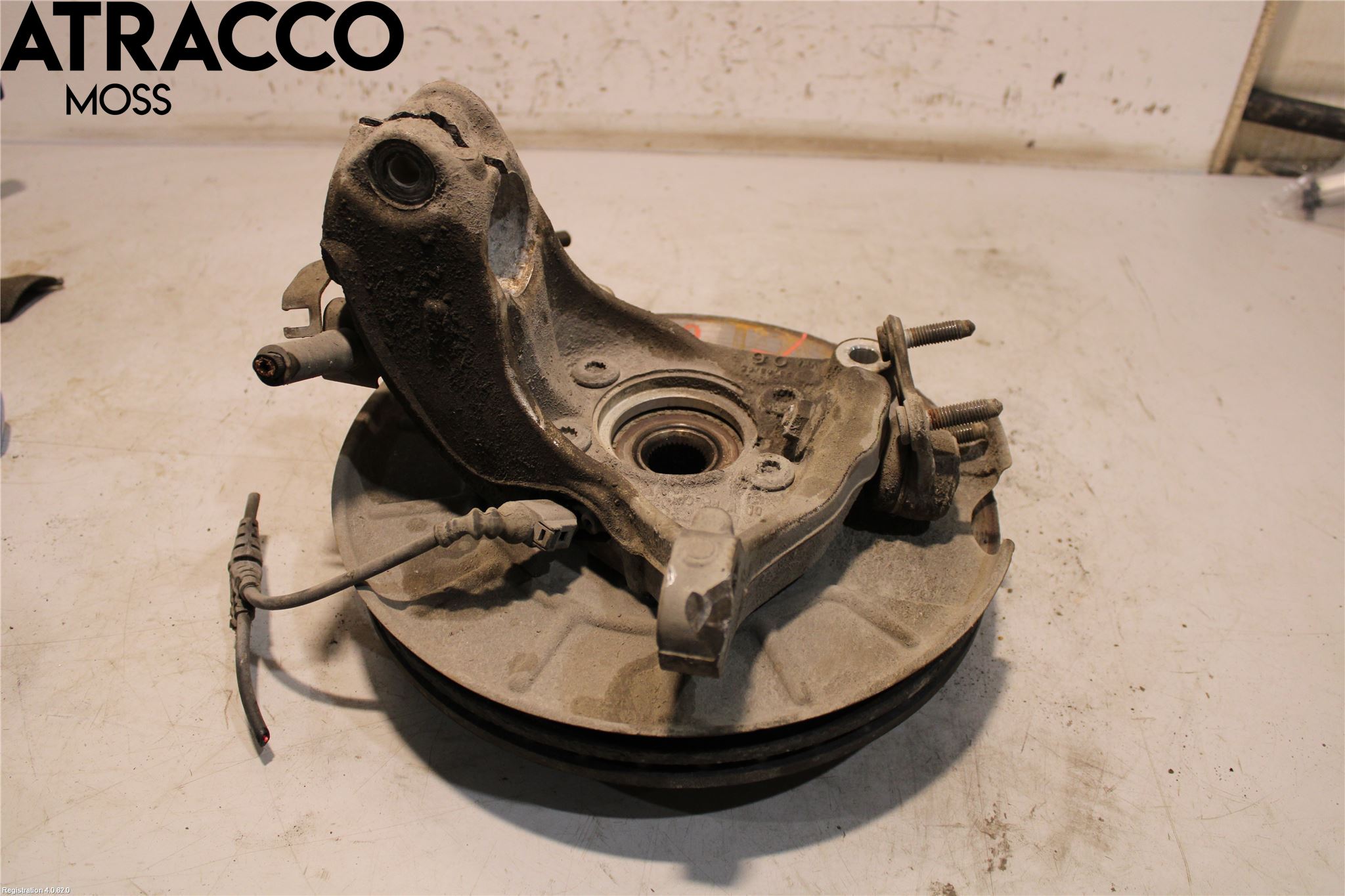 Volkswagen VW PASSAT 11-14 Spindel Vf