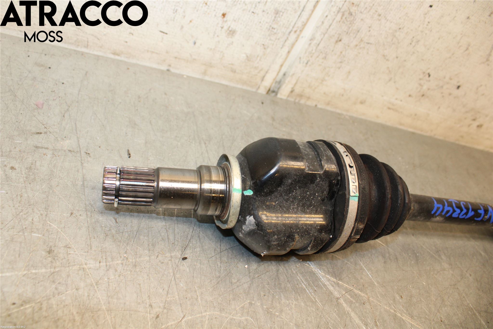 Toyota YARIS XP130 15-20 Drivaksel Foran Kompl Venstre