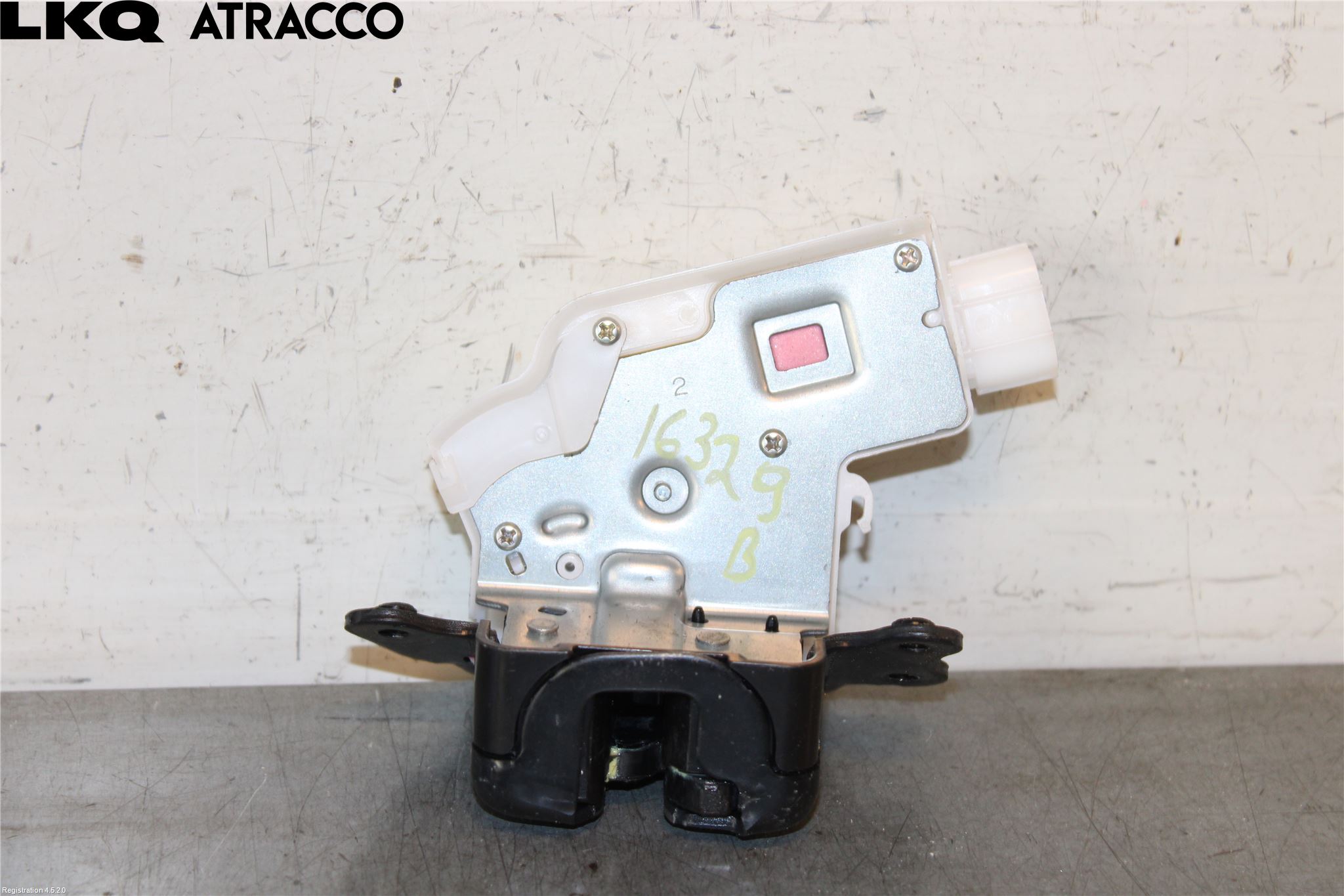 Toyota YARIS CROSS XP21 21- Bakluke-Lokk Låsekasse