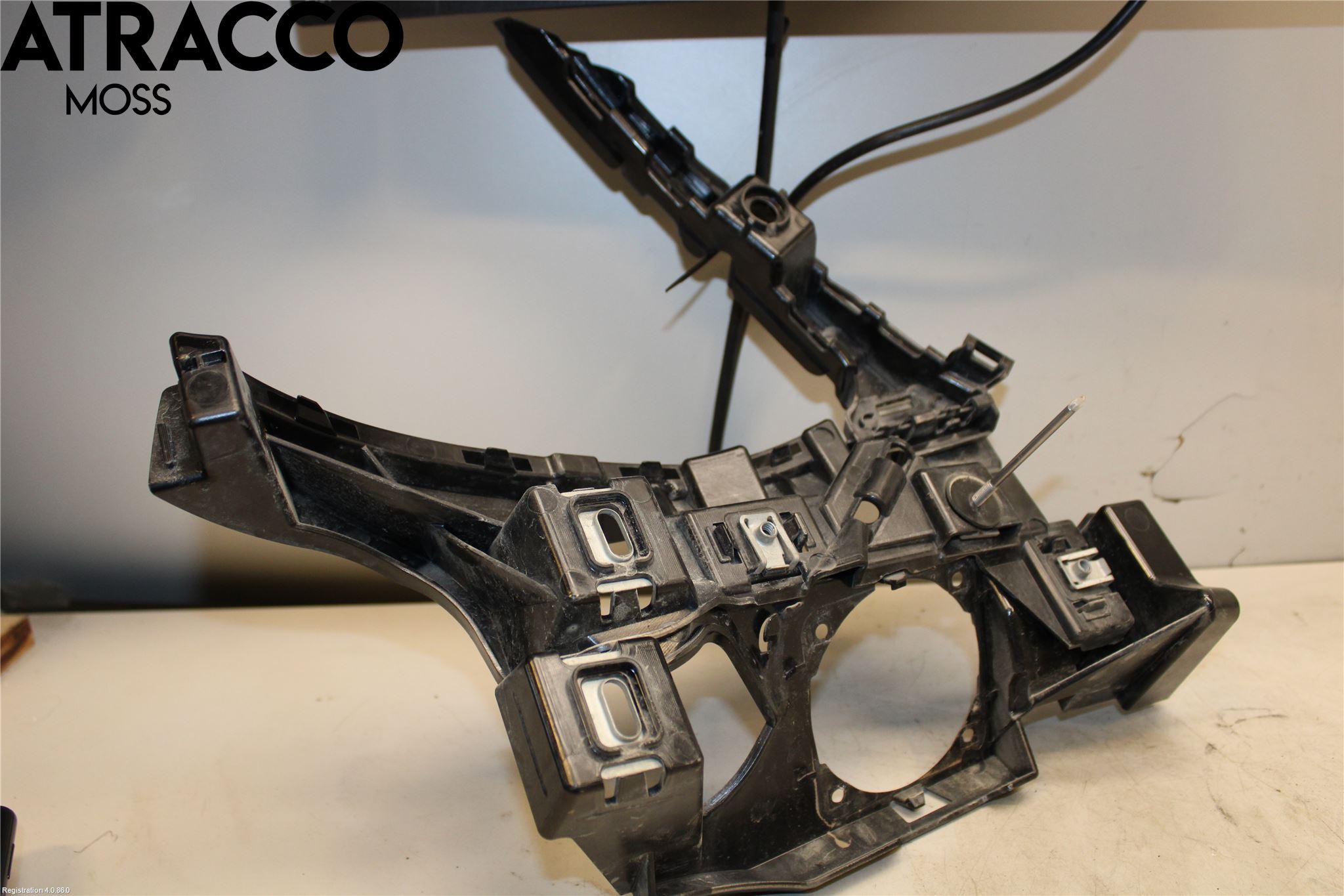 Mercedes-Benz MB E-KLASS (W213) 16-23 Støtfanger Bak Feste