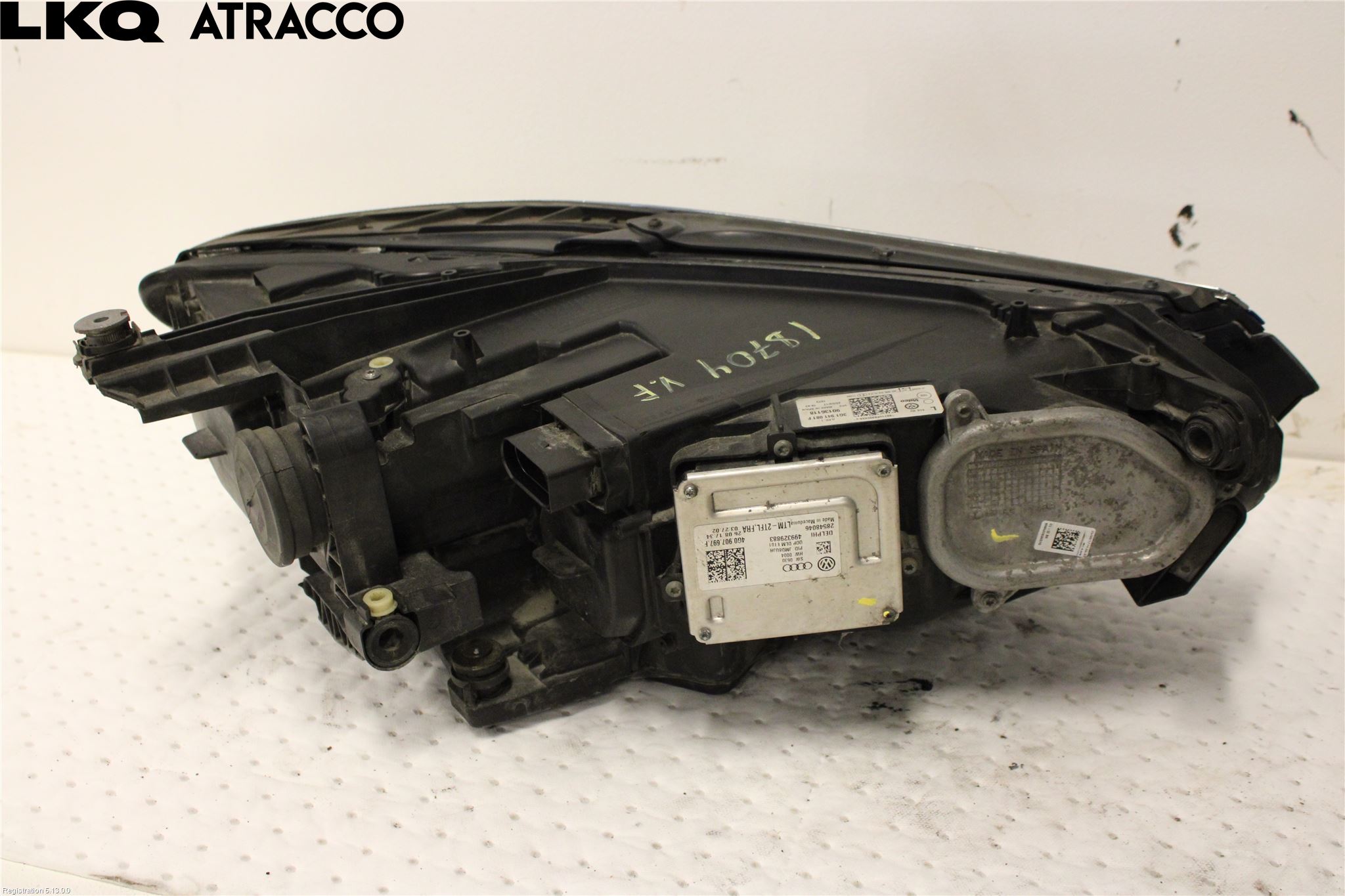 Volkswagen VW PASSAT 15-19 Frontlykt Venstre