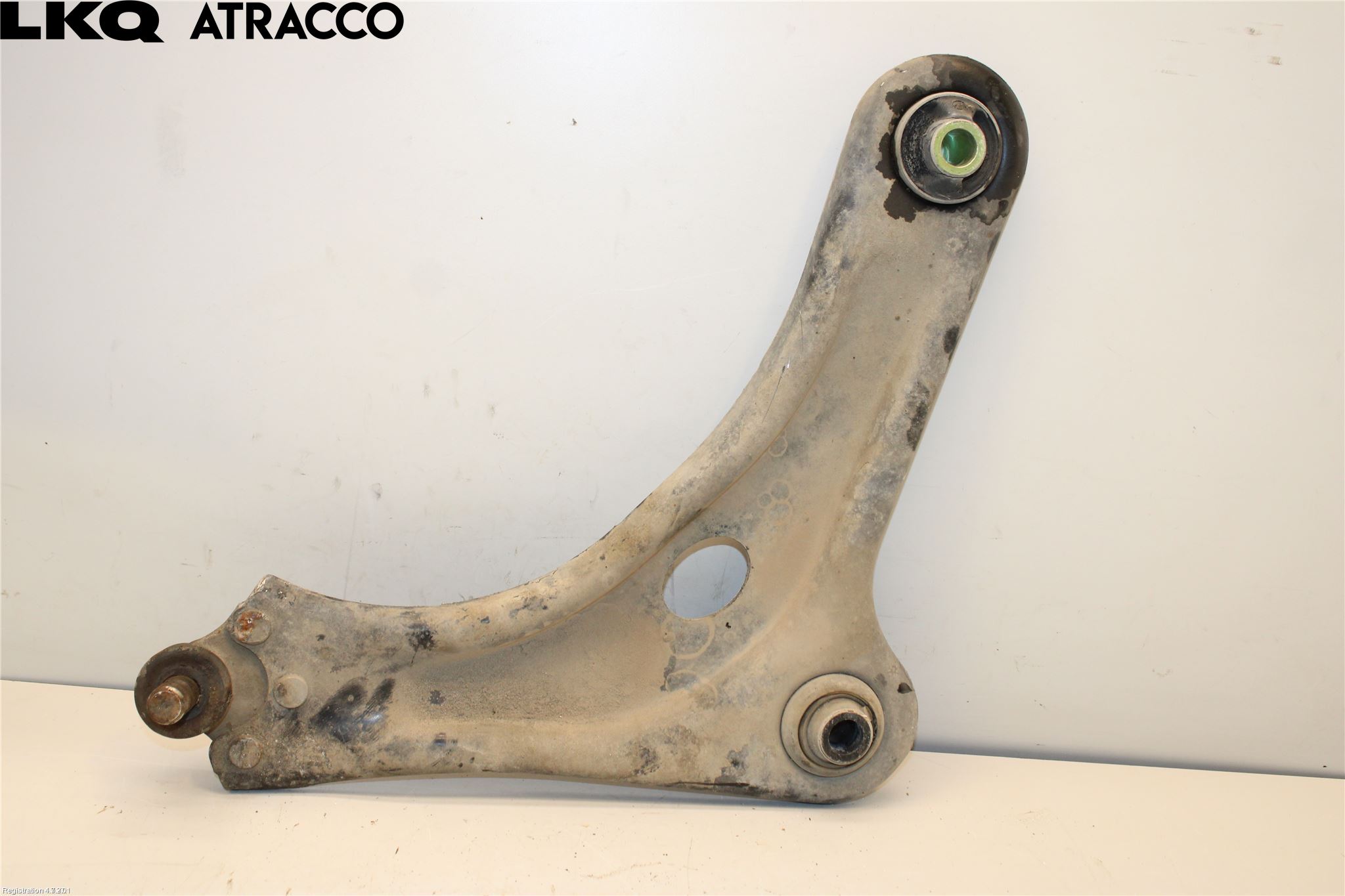 Peugeot 208 12-15 Bærearm Foran Høyre Nedre