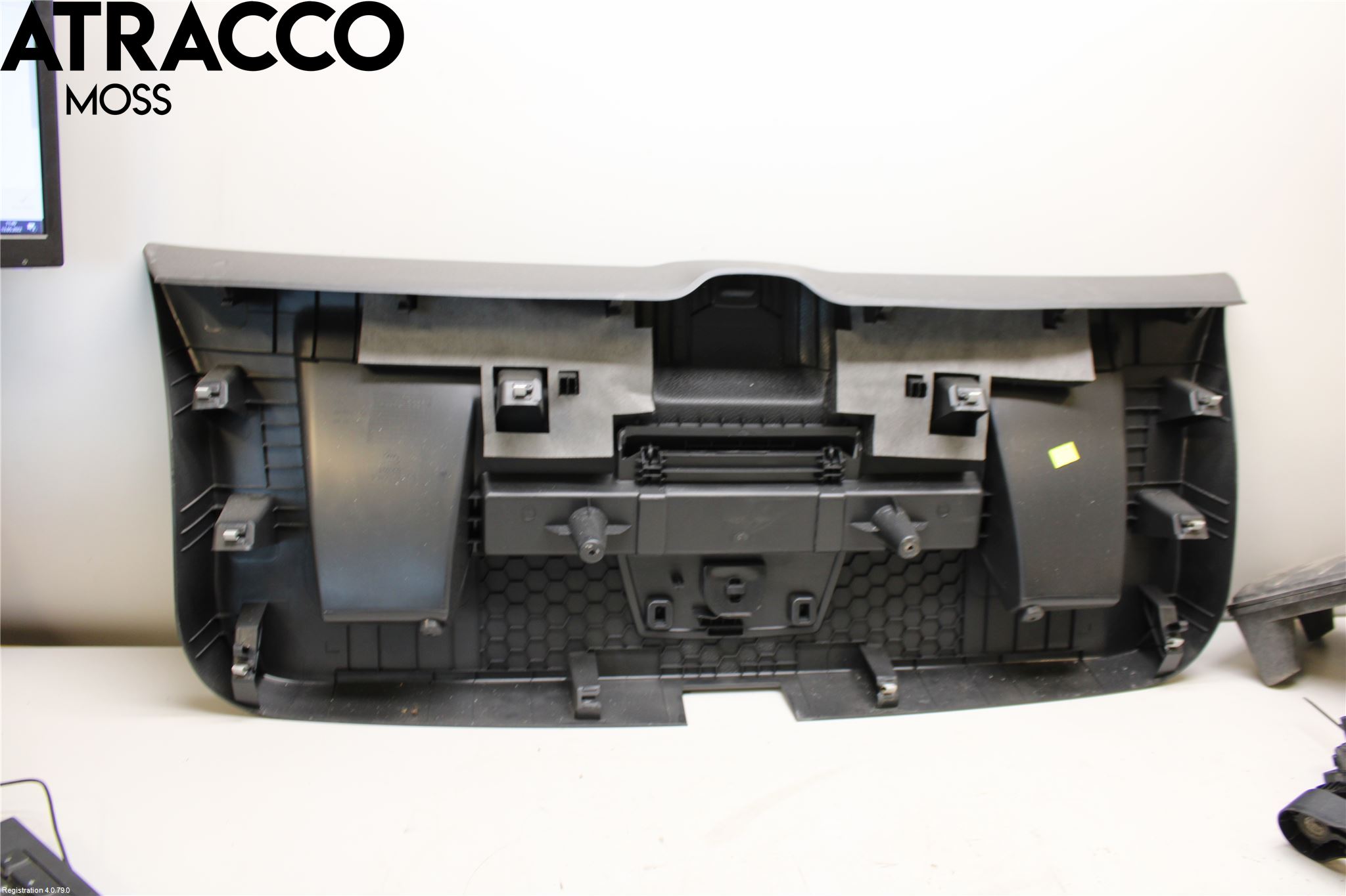 Volkswagen VW POLO VI 18->> Innr Bakluketrekk