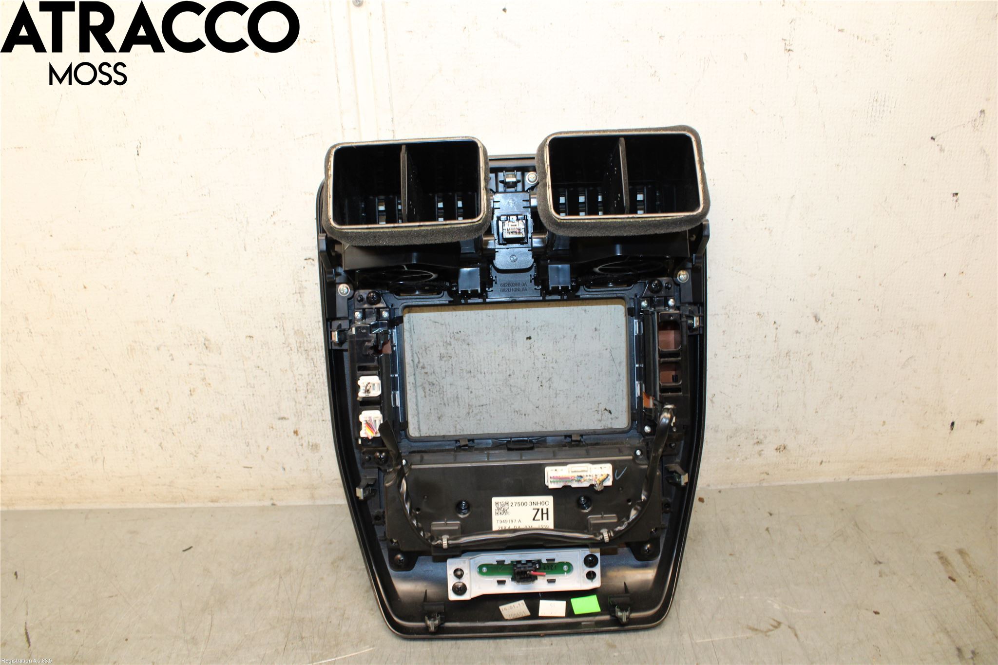 Nissan LEAF 11-17 Instrumentkonsoll Midt