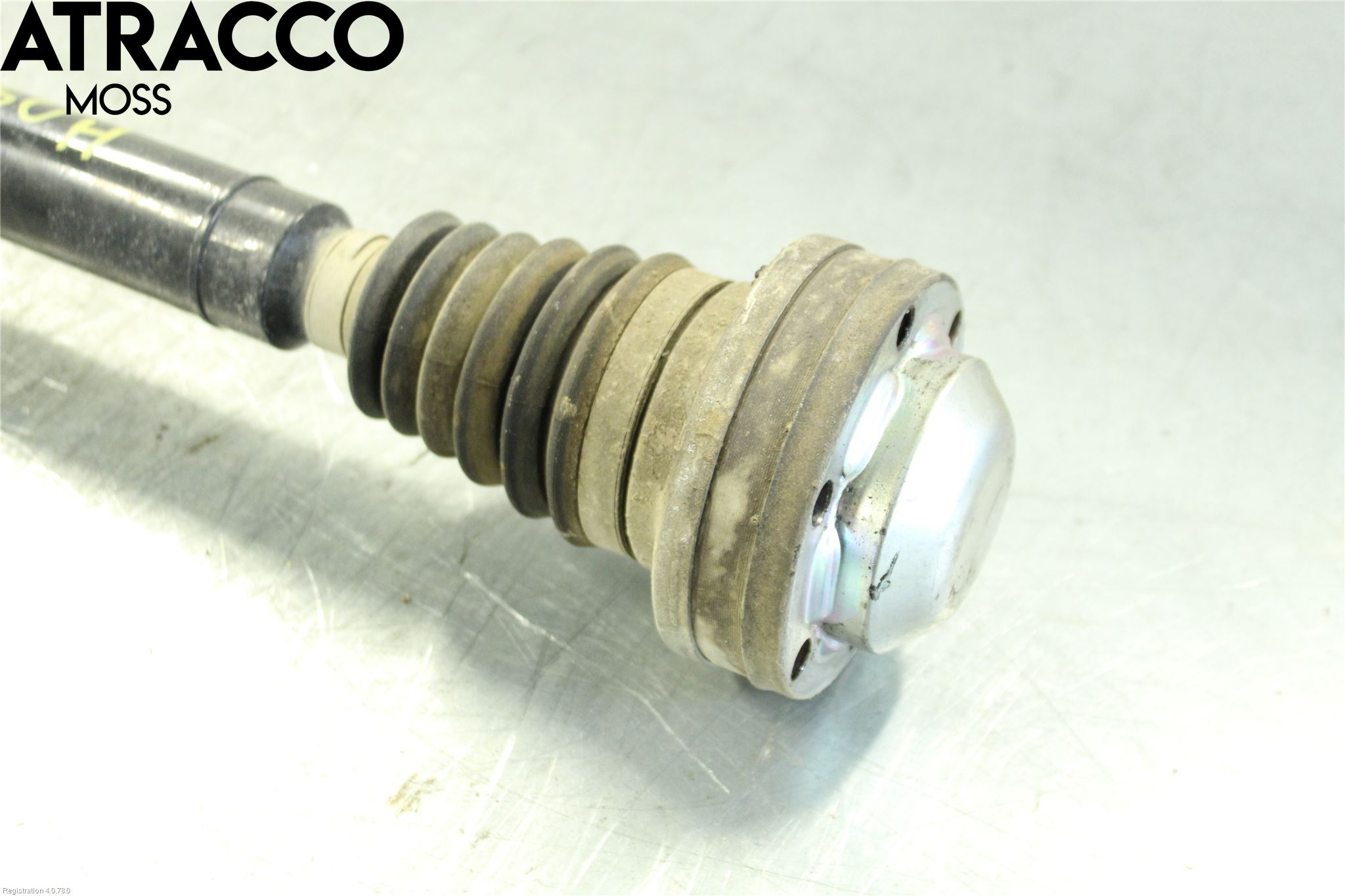 Volkswagen VW CADDY 11-15 Drivaksel Foran Kompl Høyre