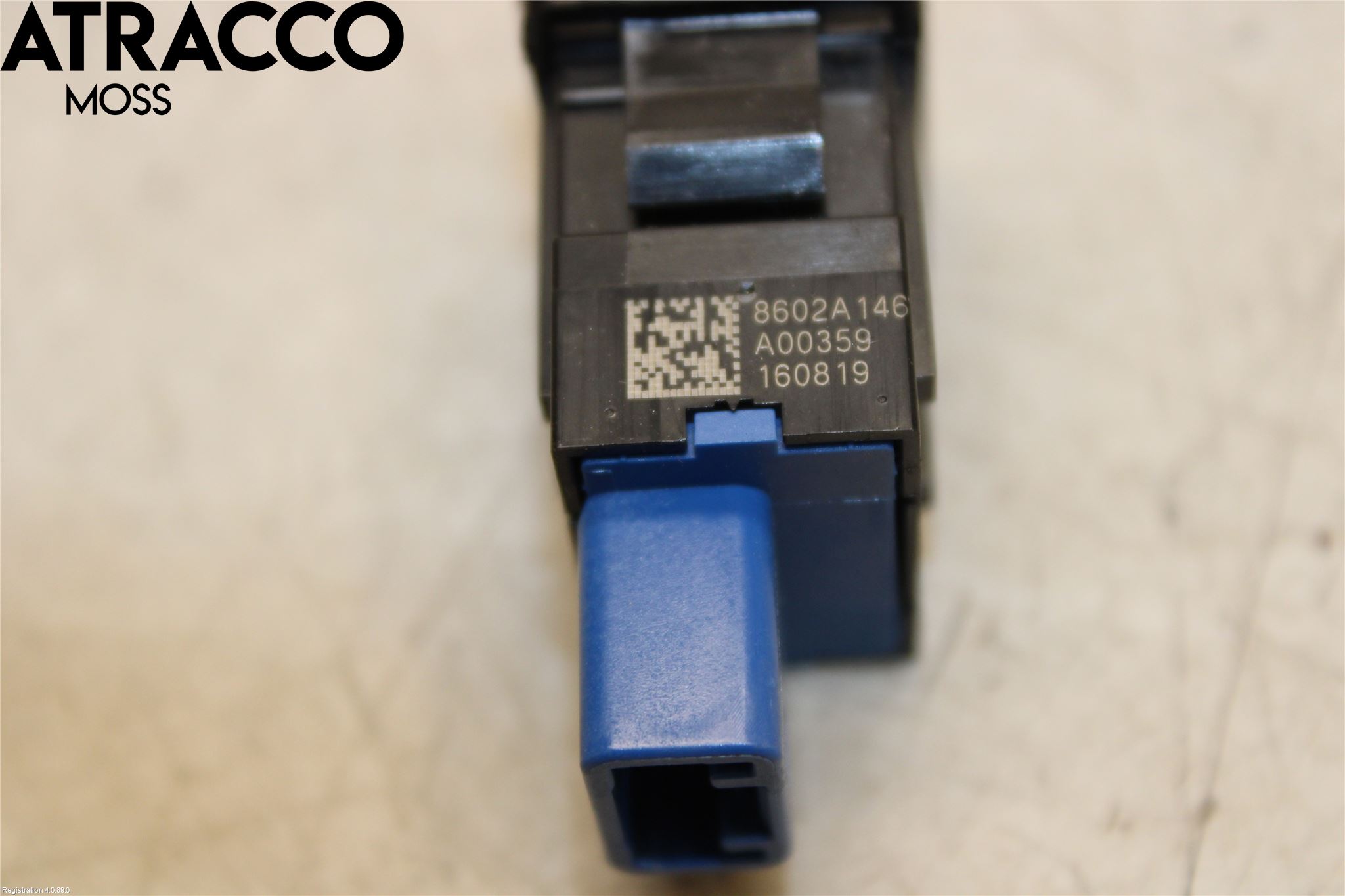 Mitsubishi OUTLANDER 13-21 Strömställare Antisladd