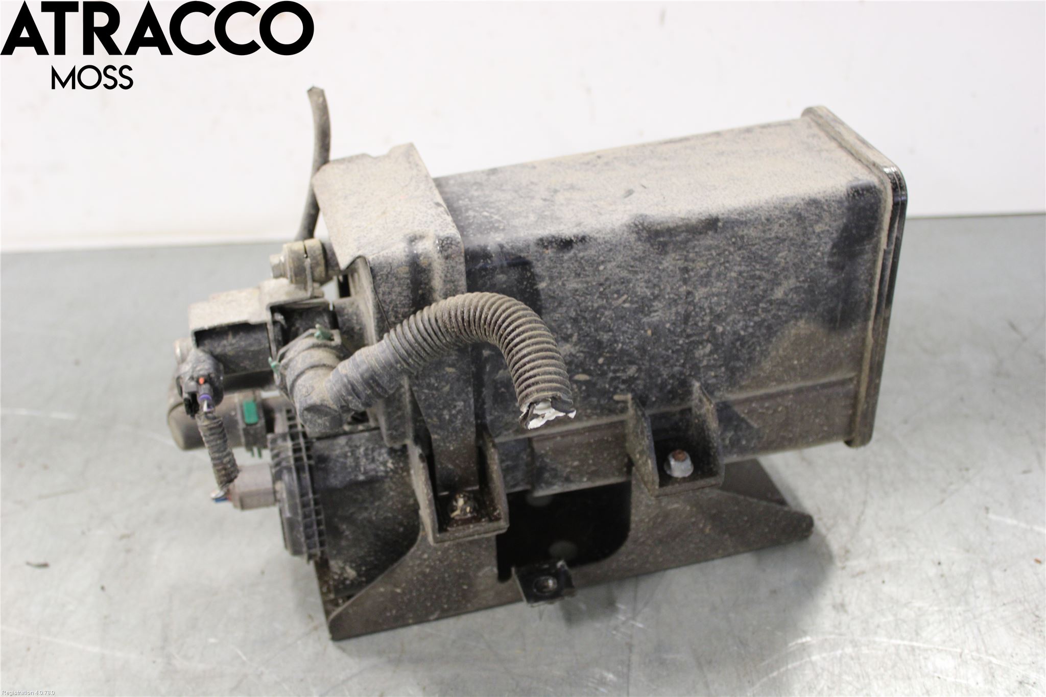 Mitsubishi OUTLANDER 13-21 Drivstoff Kolkanister