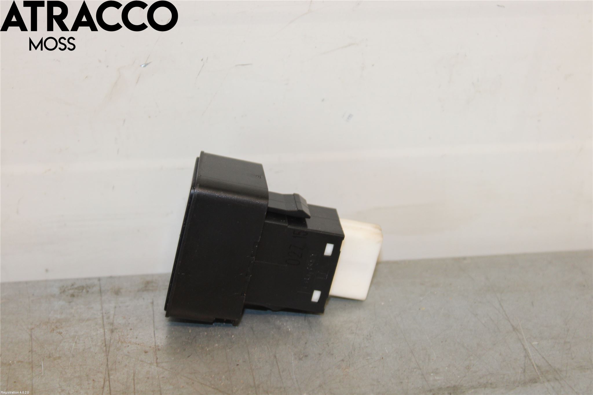 Toyota AURIS 13-19 Bryter Parkeringsbrems