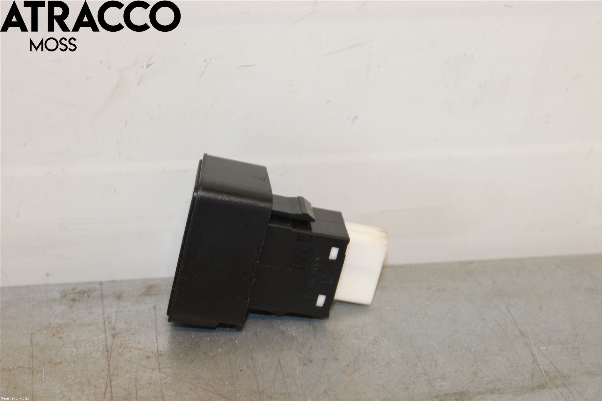 Toyota AURIS 13-19 Bryter Parkeringsbrems