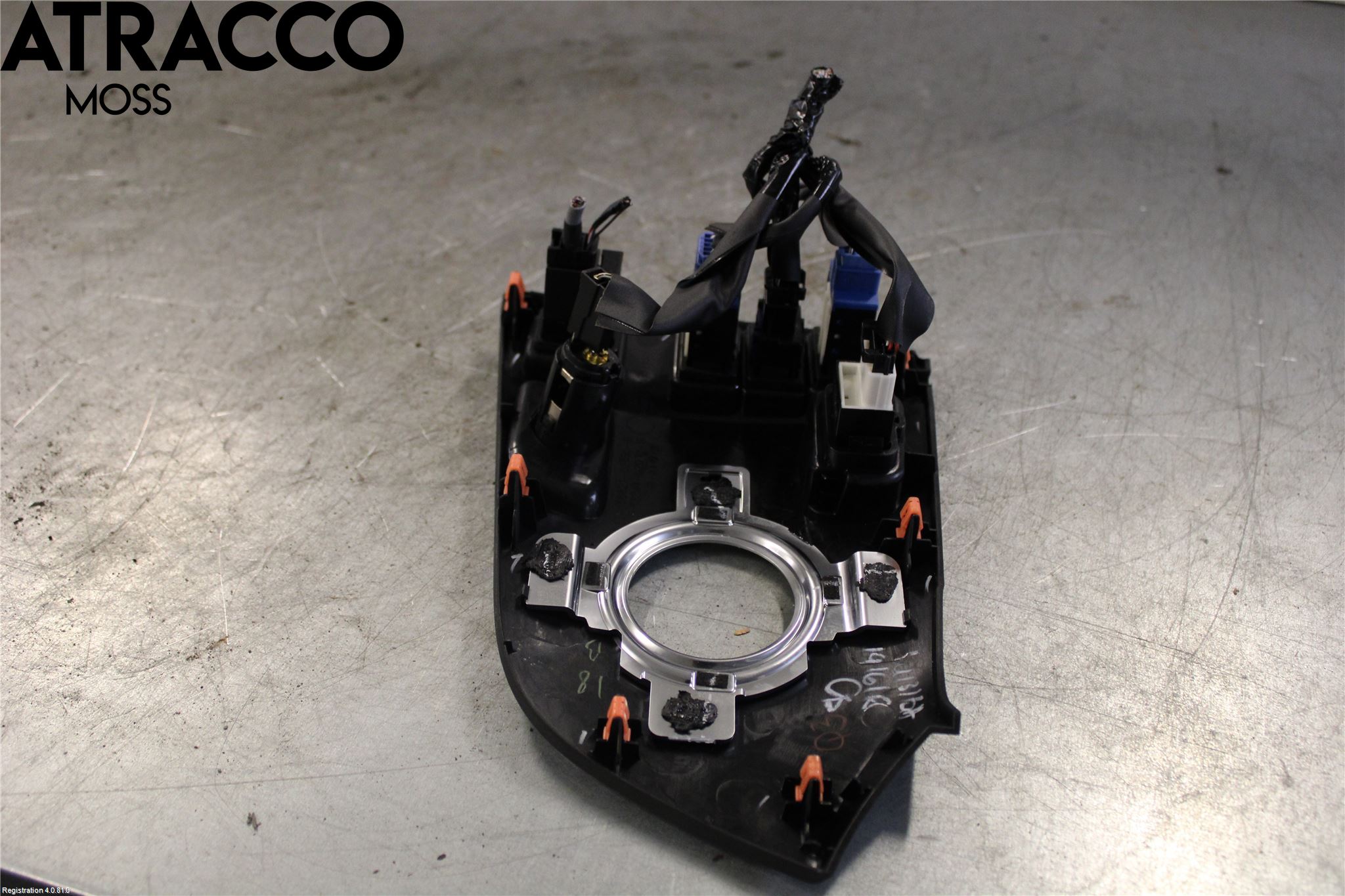 Toyota AURIS 13-19 Instrumentkonsoll Gulv