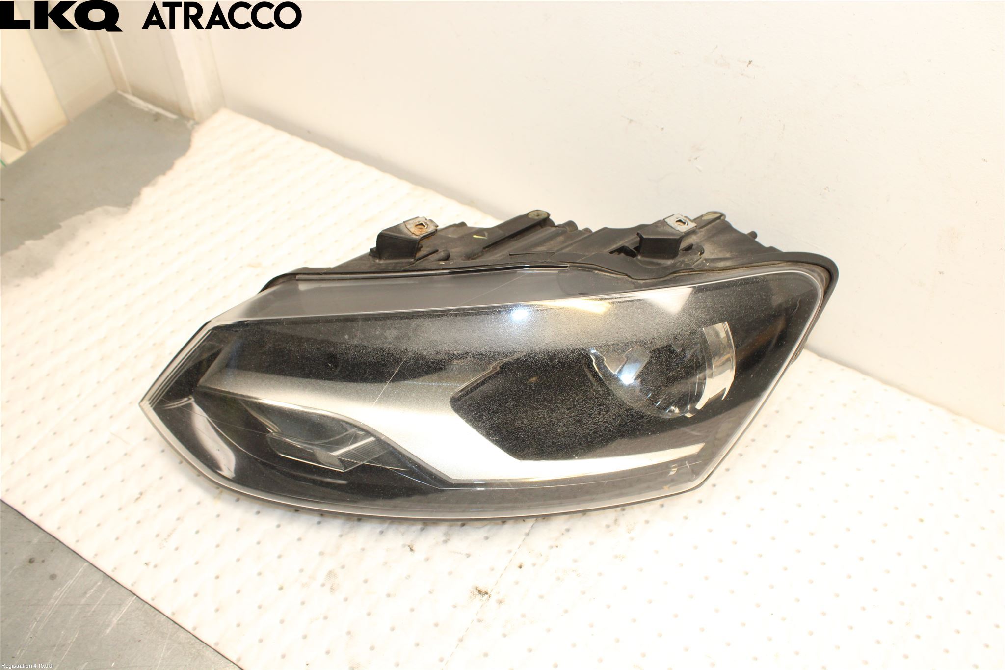 Volkswagen VW POLO 10-17 Frontlykt Venstre