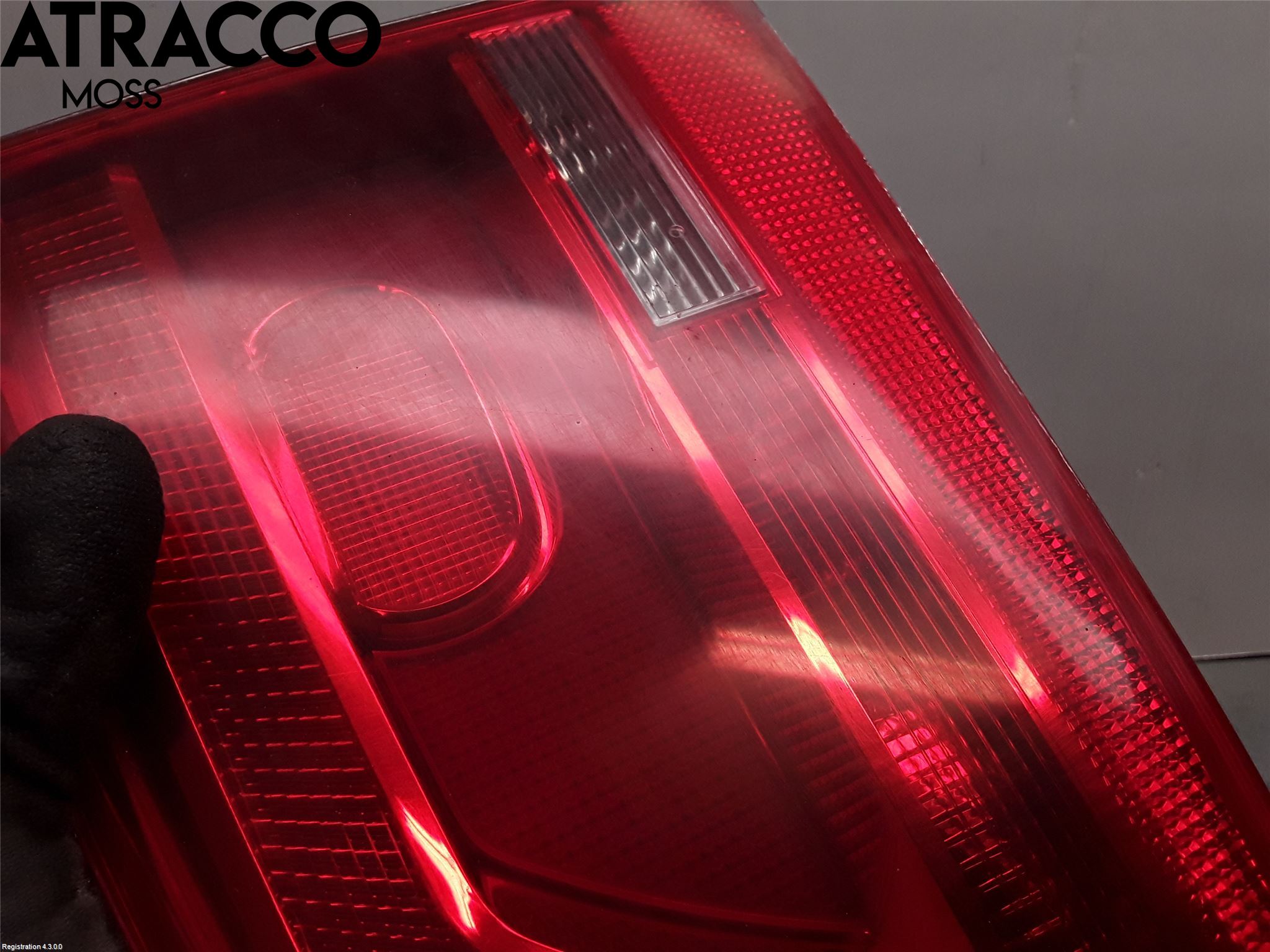 Volkswagen VW TOURAN 10-15 Baklykt Høyre  På Luke(Indre)